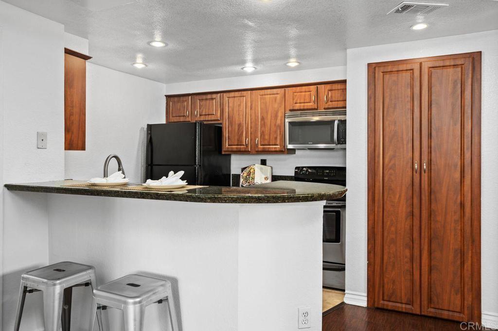 San Diego, California, 92122, United States, 1 Bedroom Bedrooms, ,1 BathroomBathrooms,Residential,For Sale,1907572