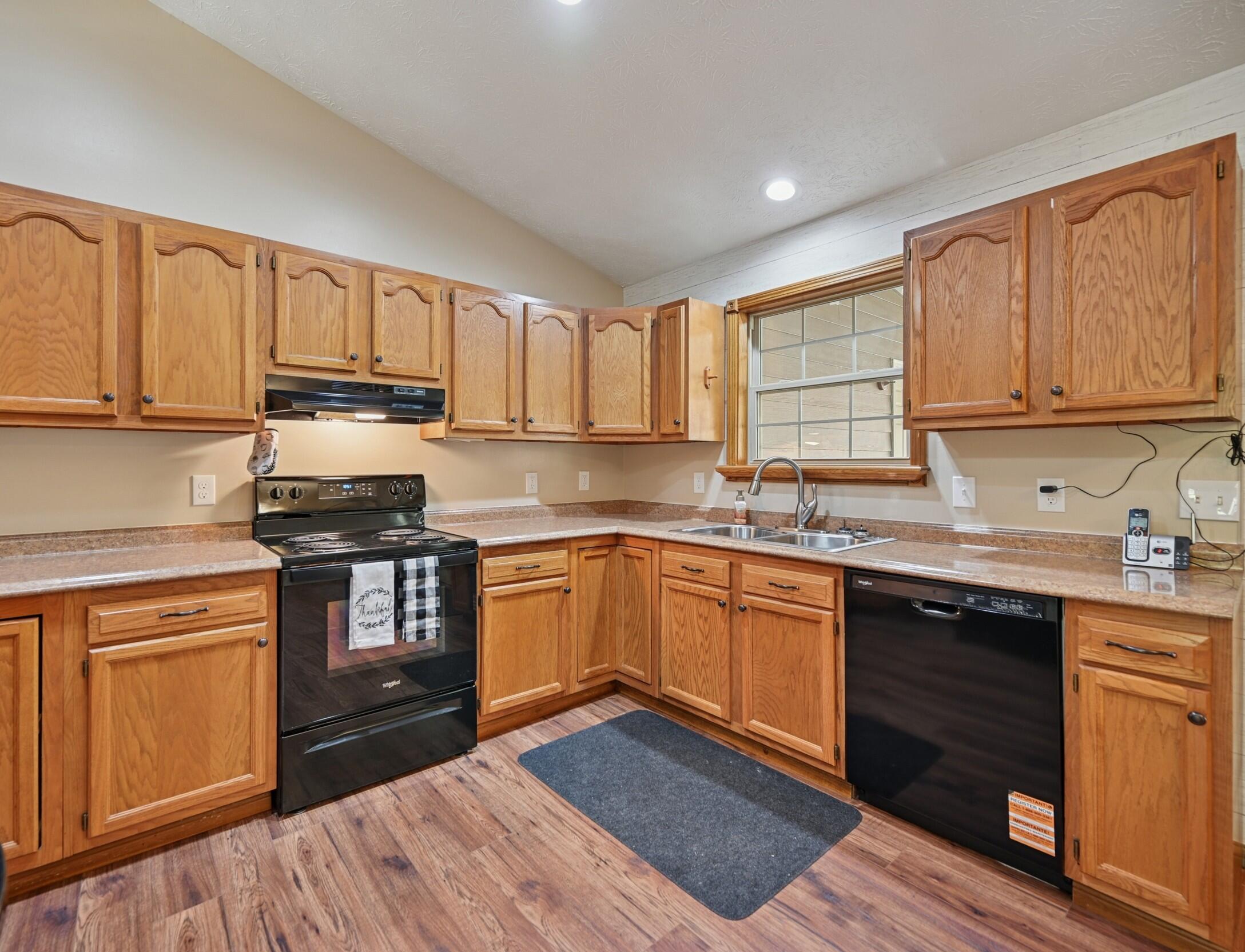 Burlington, Kentucky, 41005, United States, 3 Bedrooms Bedrooms, ,2 BathroomsBathrooms,Residential,For Sale,1989647