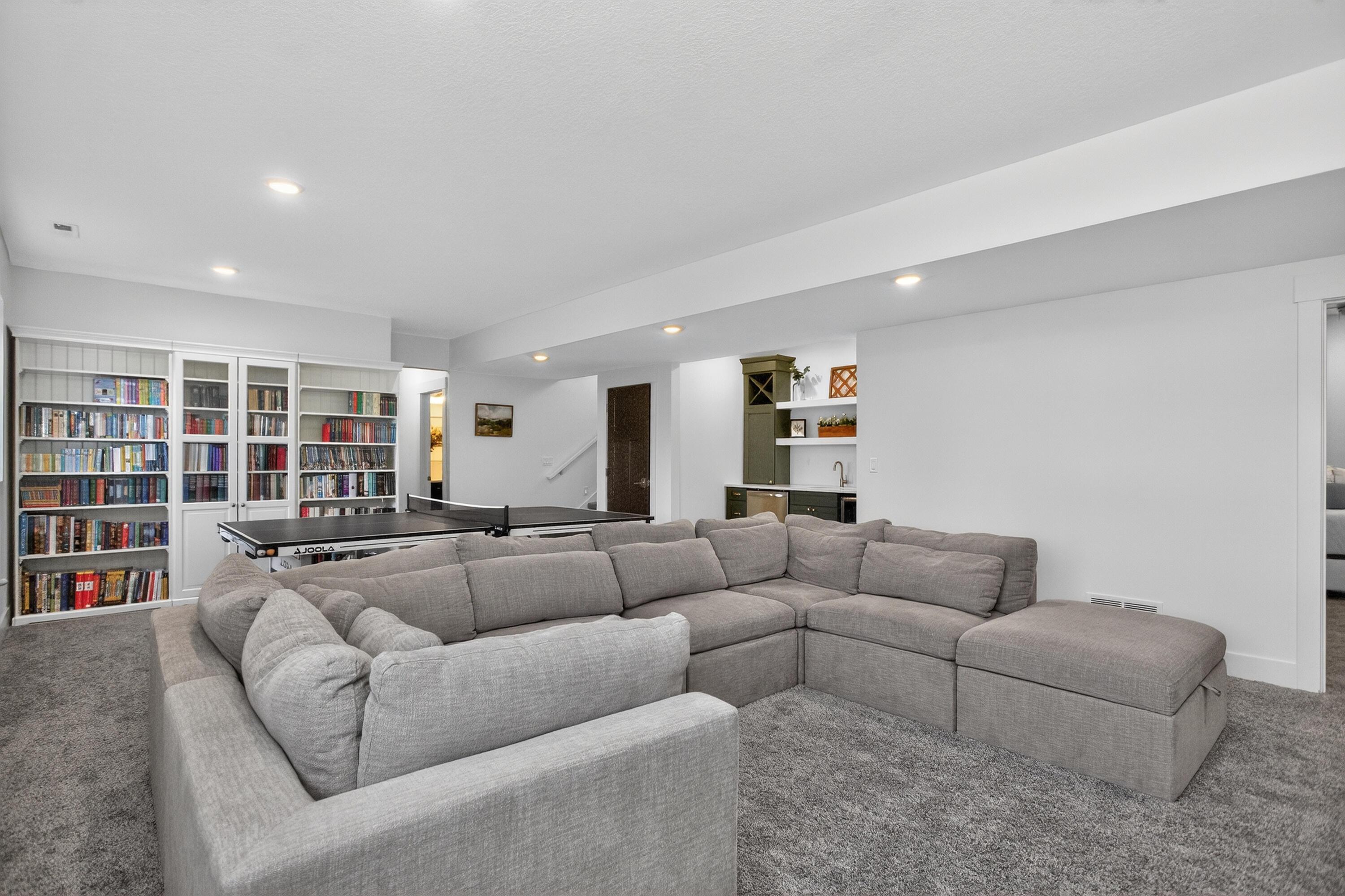 Gilbert, Iowa, 50105, United States, 5 Bedrooms Bedrooms, ,3 BathroomsBathrooms,Residential,For Sale,2008558