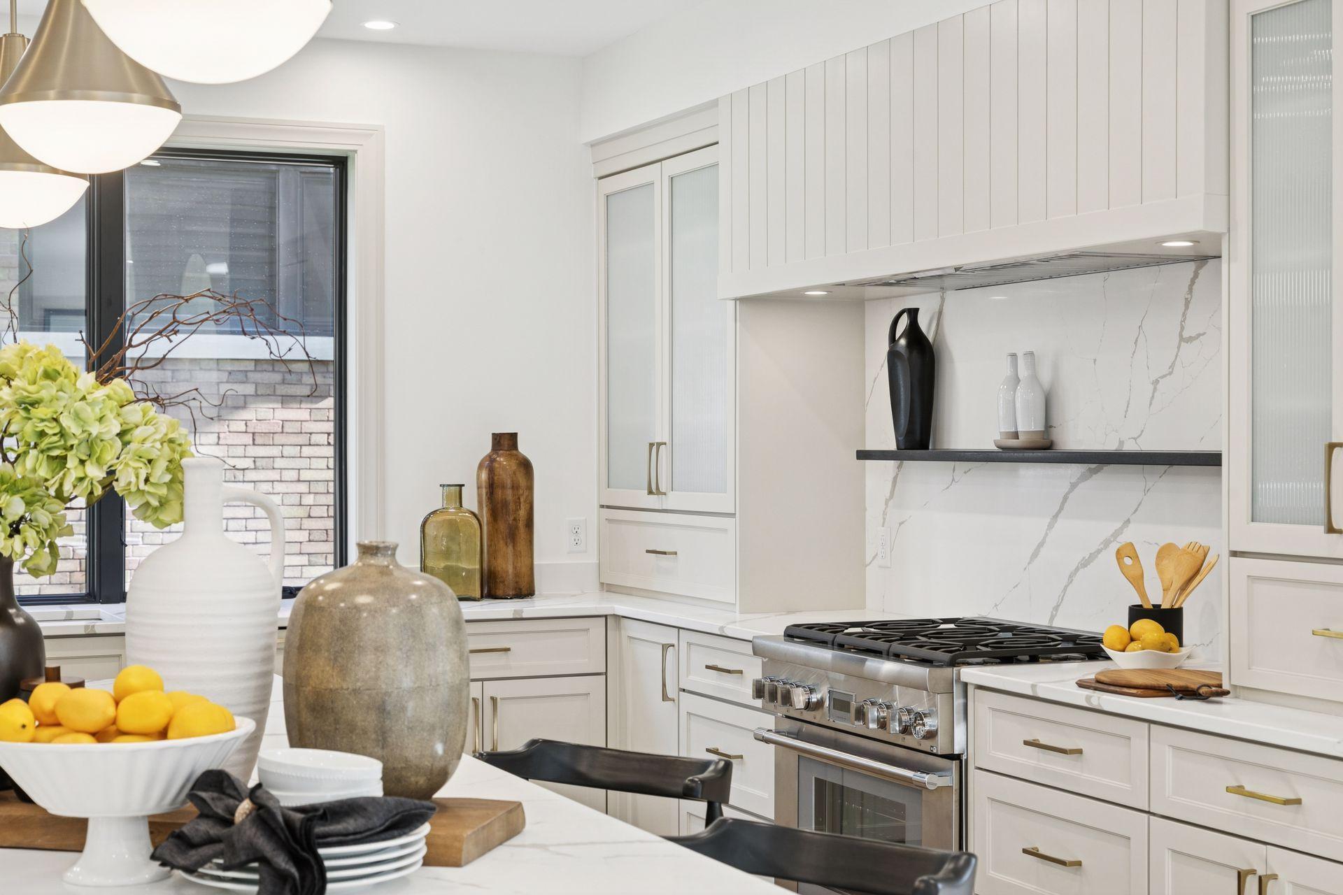 Saint Paul, Minnesota, 55105, United States, 5 Bedrooms Bedrooms, ,4 BathroomsBathrooms,Residential,For Sale,1989282