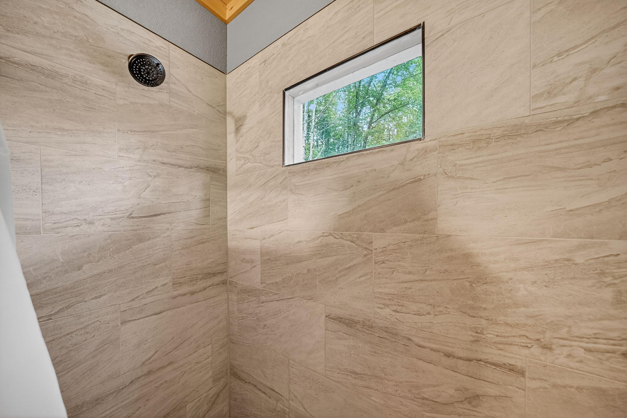 Sevierville, Tennessee, 37862, United States, 2 Bedrooms Bedrooms, ,3 BathroomsBathrooms,Residential,For Sale,2012512