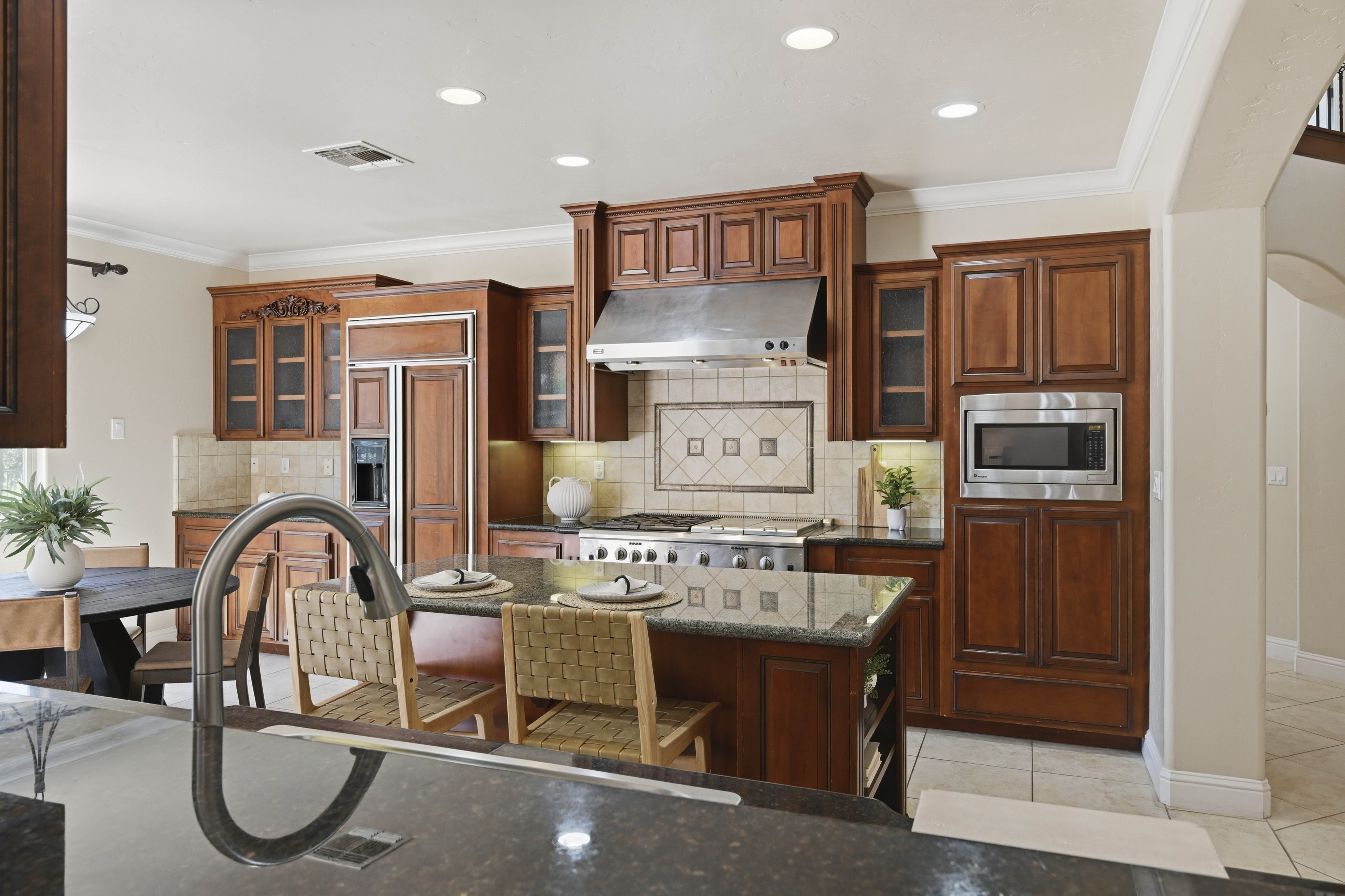  8587 Indianwood Lane, Roseville, CA 95747 - 物件實景
