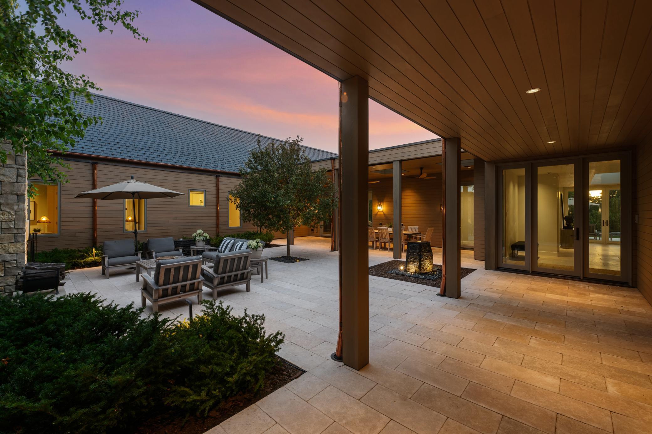 Minneapolis, Minnesota, 55405, United States, 5 Bedrooms Bedrooms, ,1 BathroomBathrooms,Residential,For Sale,1897759
