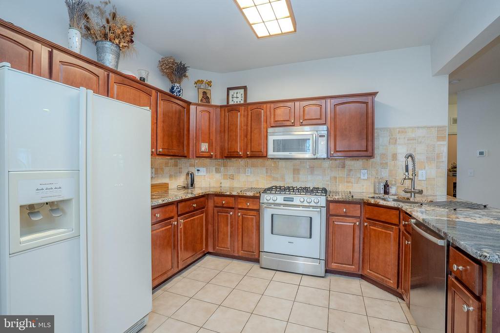 Plainsboro, New Jersey, 08536, United States, 4 Bedrooms Bedrooms, ,6 BathroomsBathrooms,Residential,For Sale,2008858