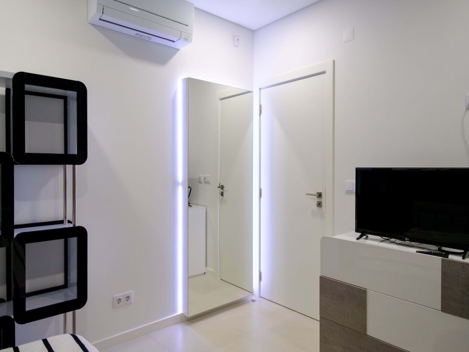 Almada, Setúbal, 2820-043, PT, 4 Bedrooms Bedrooms, ,3 BathroomsBathrooms,Residential,For Sale,1699947