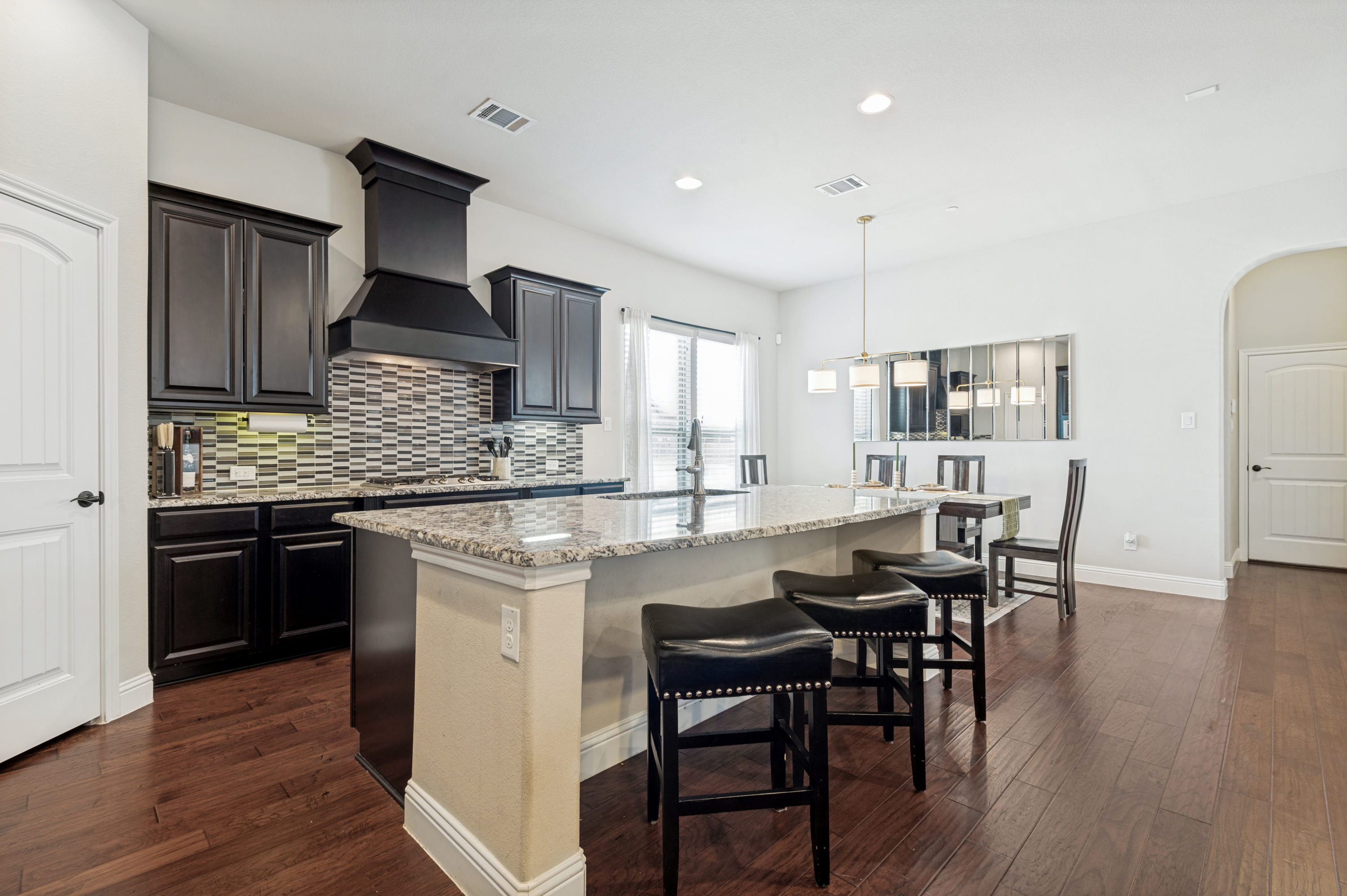  All the Aspects of a Single Family Dwelling, Ideal Benefits of Multi-Family - 物件實景