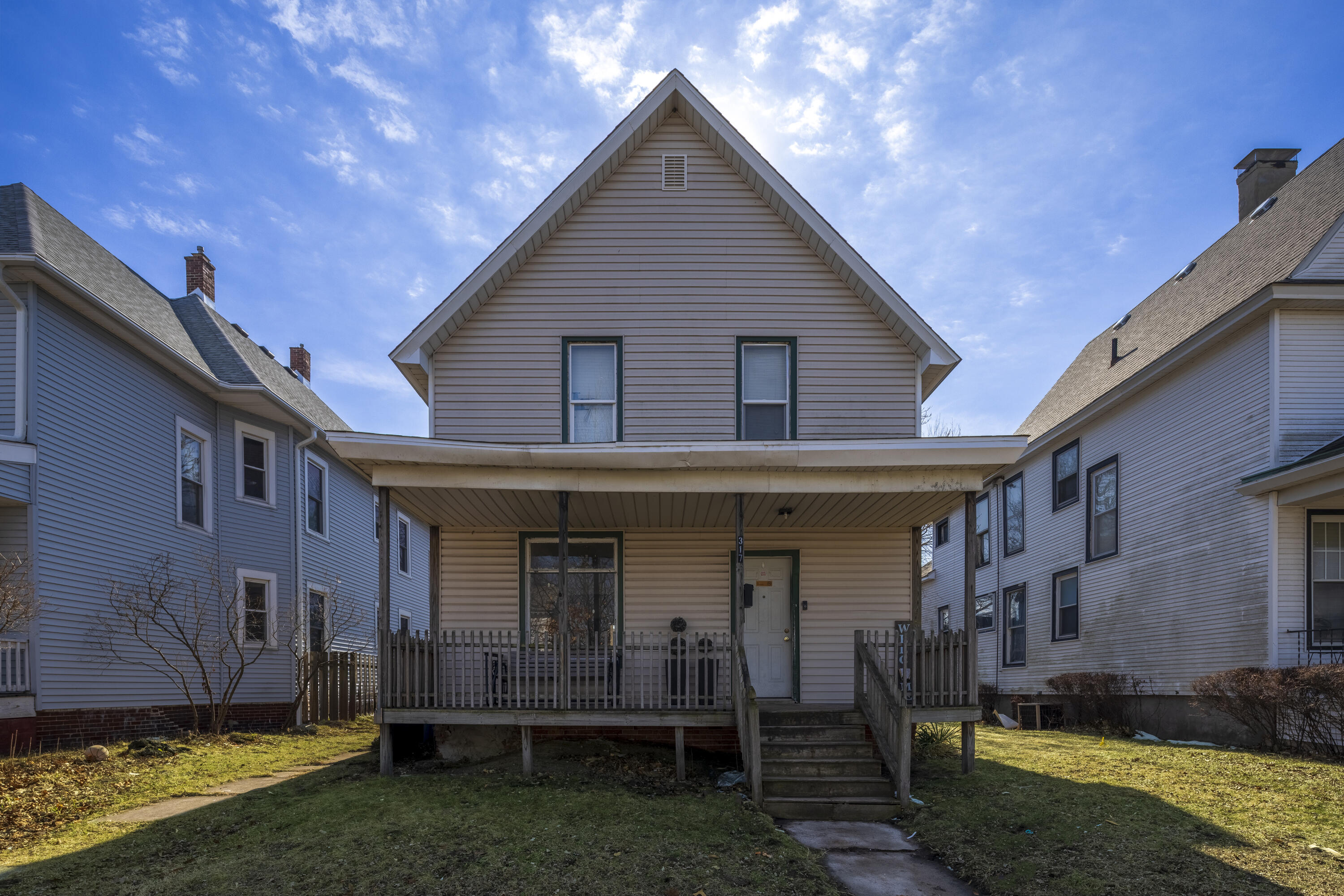 7th St, Michigan City, IN 46360 #1