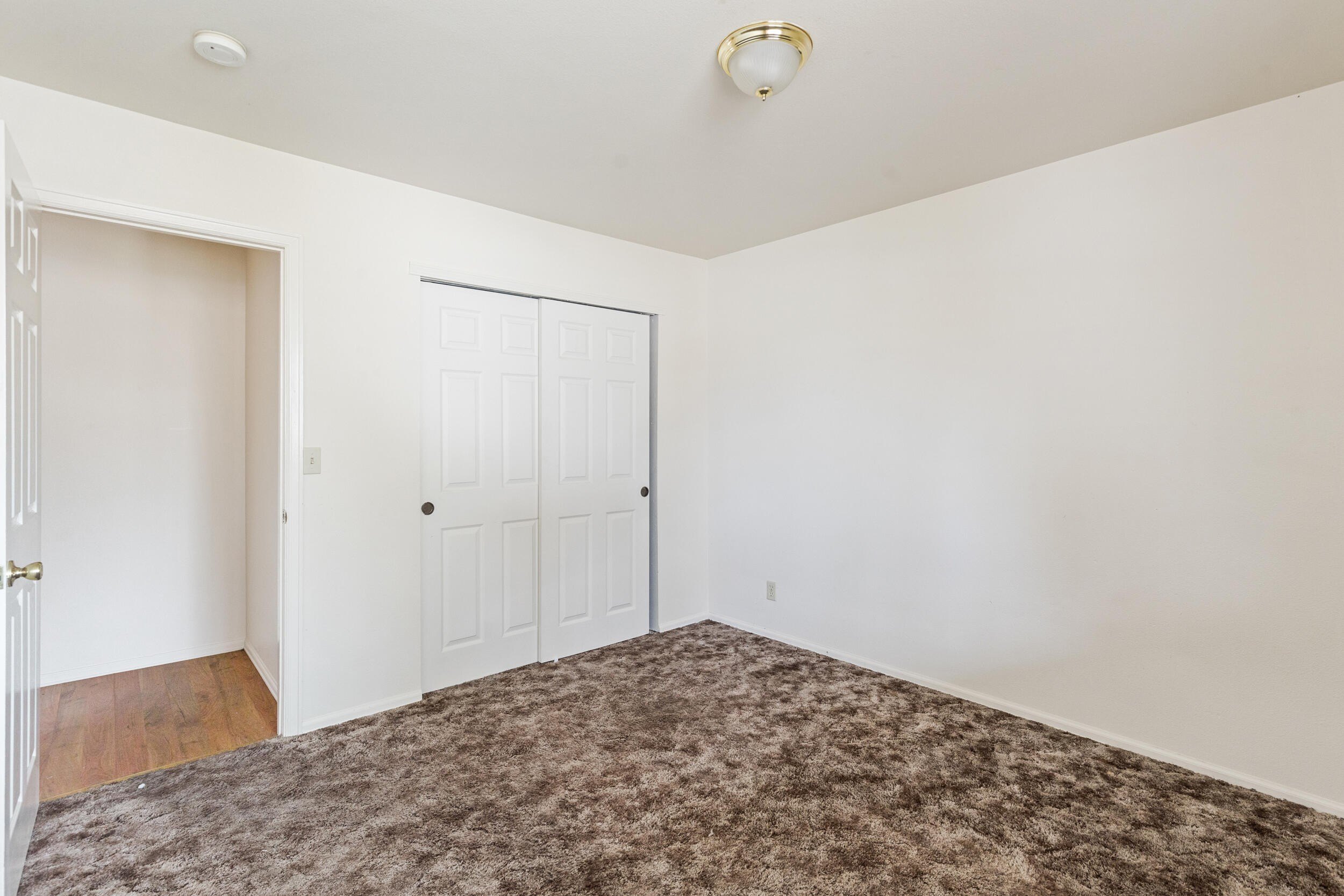Grants Pass, Oregon, 97526, United States, ,Residential,For Sale,1916404