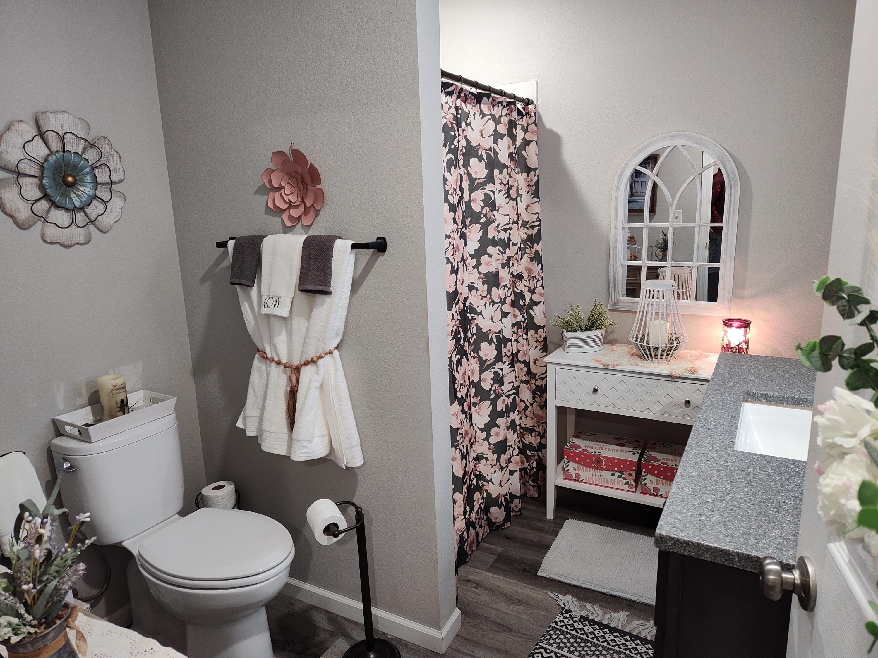 Bolivar, Missouri, 65613, United States, 2 Bedrooms Bedrooms, ,3 BathroomsBathrooms,Residential,For Sale,1975211