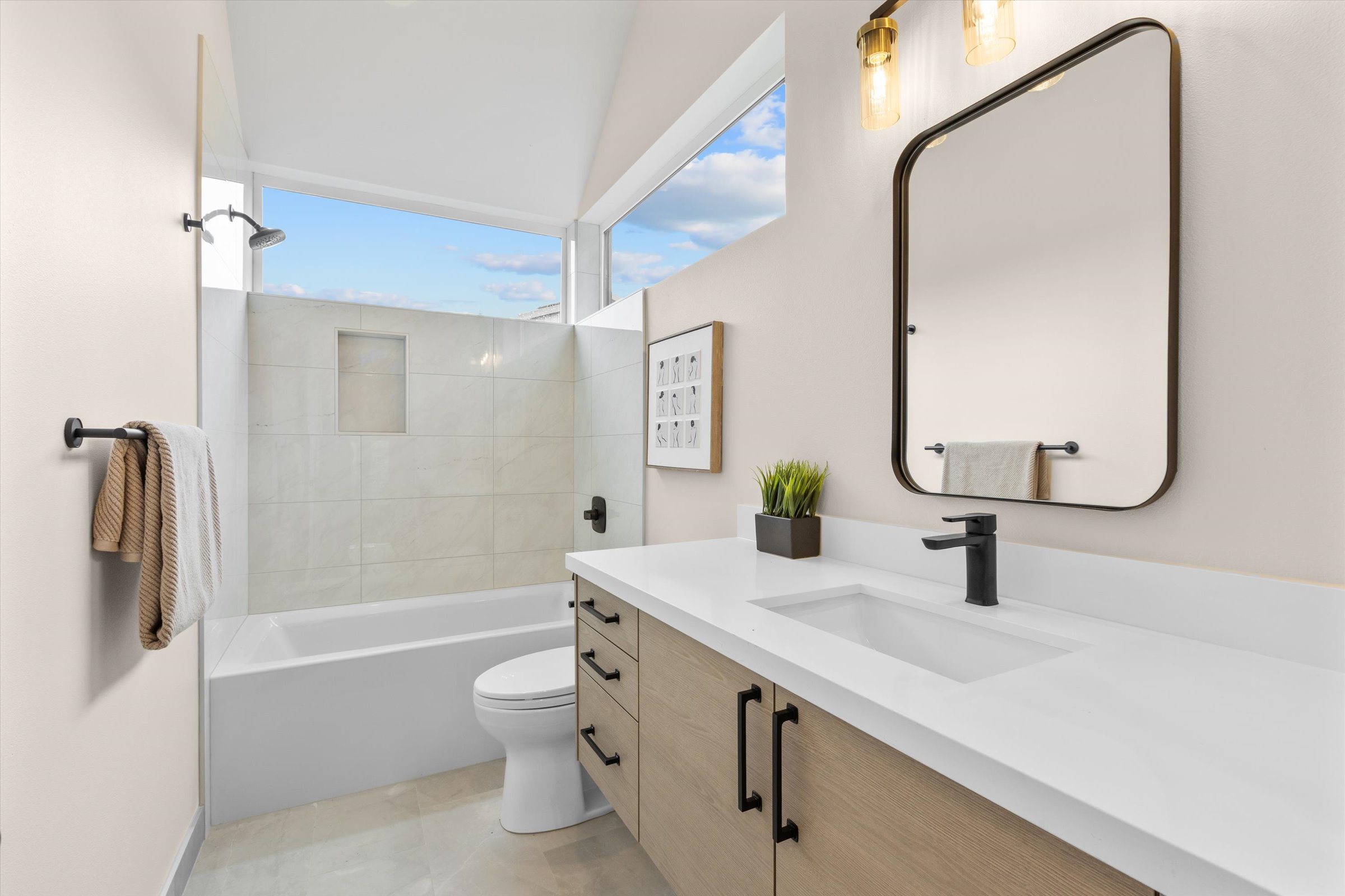  4235 S Bradford St, Seattle, WA 98118 - 物件實景