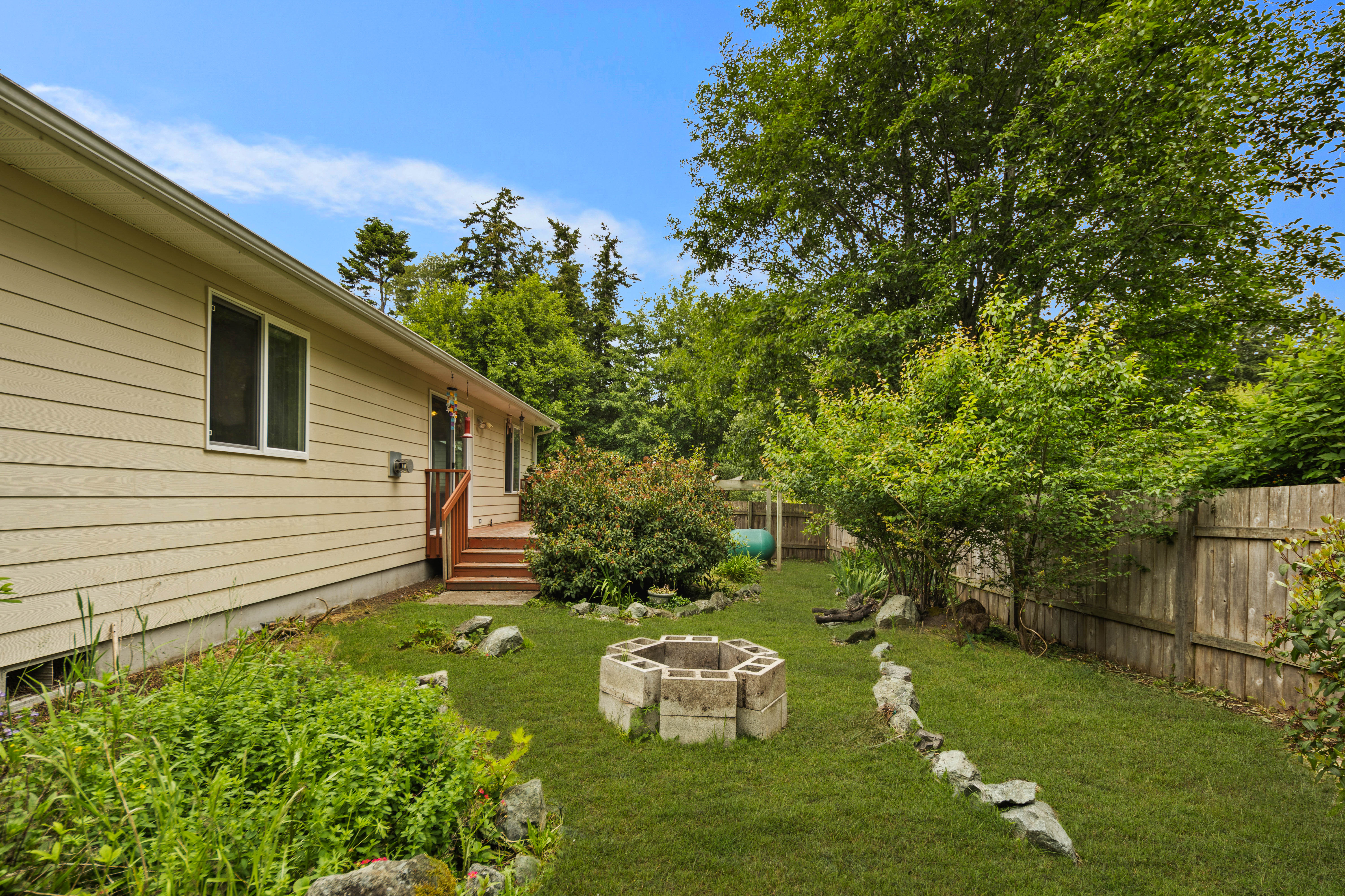  2220 Williams Rd, Oak Harbor, WA 98277 - 物件實景