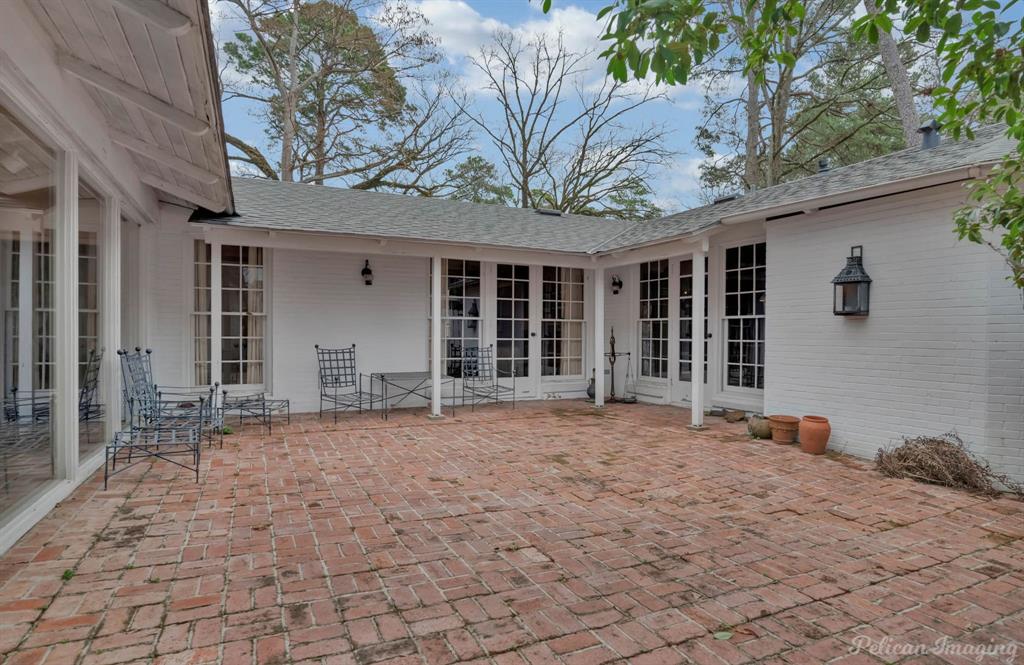 Shreveport, Louisiana, 71106, United States, 5 Bedrooms Bedrooms, ,4 BathroomsBathrooms,Residential,For Sale,1829039