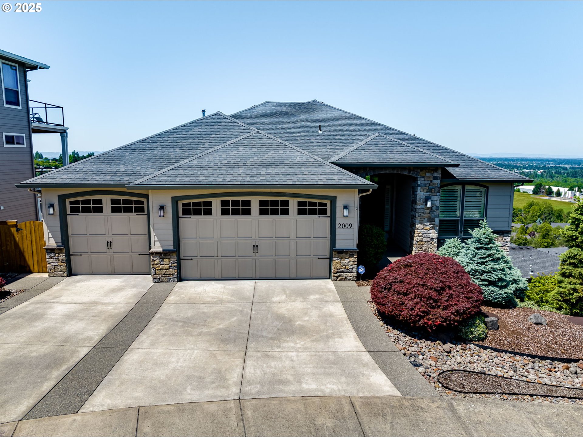 Camas, Washington, 98607, United States, 4 Bedrooms Bedrooms, ,4 BathroomsBathrooms,Residential,For Sale,1837828