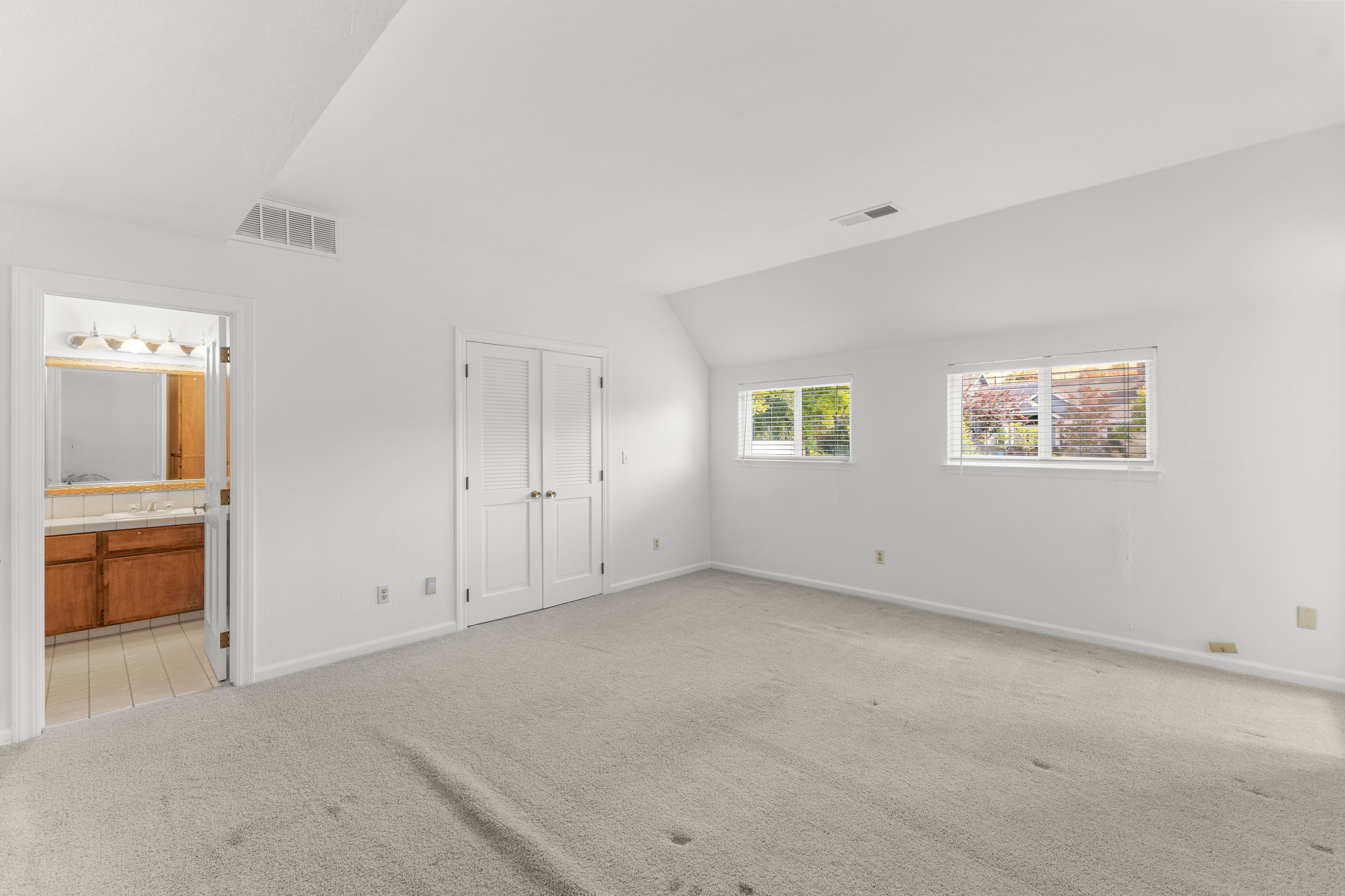  Elegant Custom Home in Gated Silver Maple - 物件實景