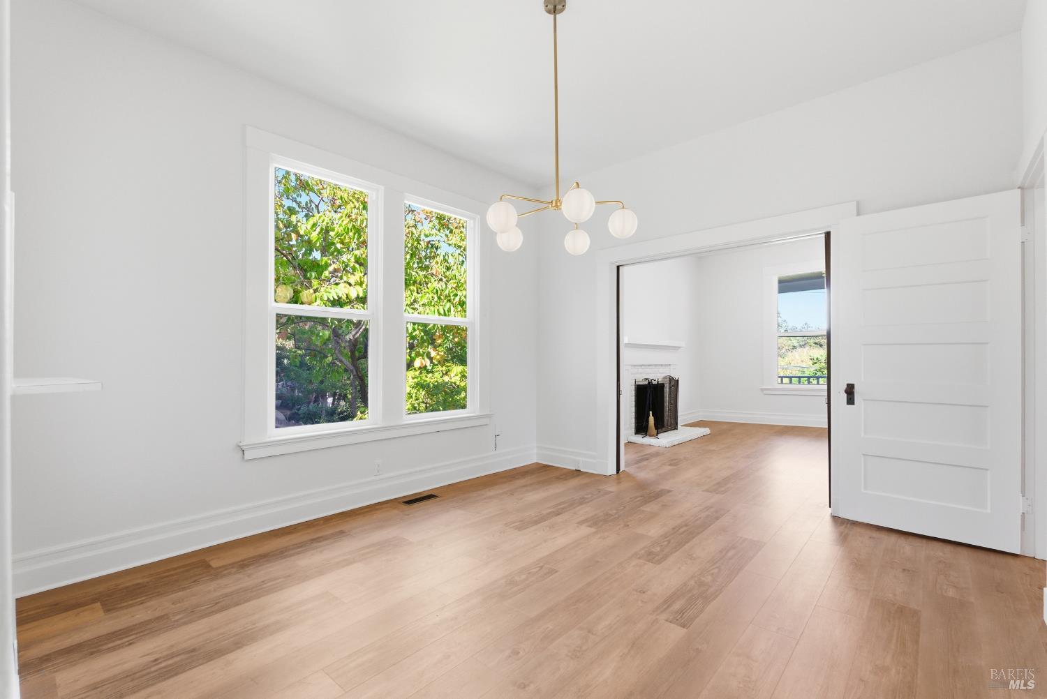 Corte Madera, California, 94925, United States, 6 Bedrooms Bedrooms, ,3 BathroomsBathrooms,Residential,For Sale,1986479