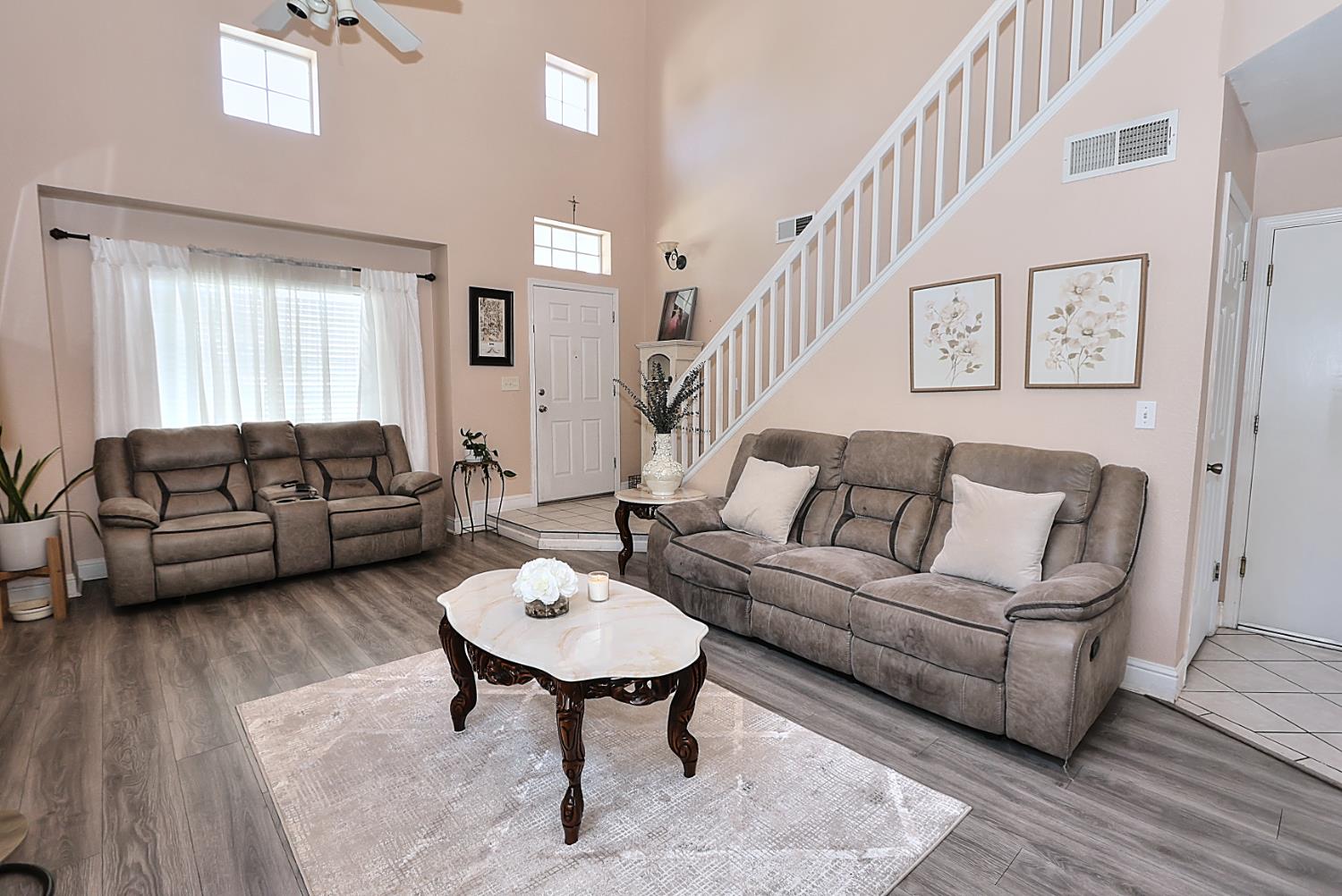 Elk Grove, California, 95758, United States, 3 Bedrooms Bedrooms, ,3 BathroomsBathrooms,Residential,For Sale,1918495