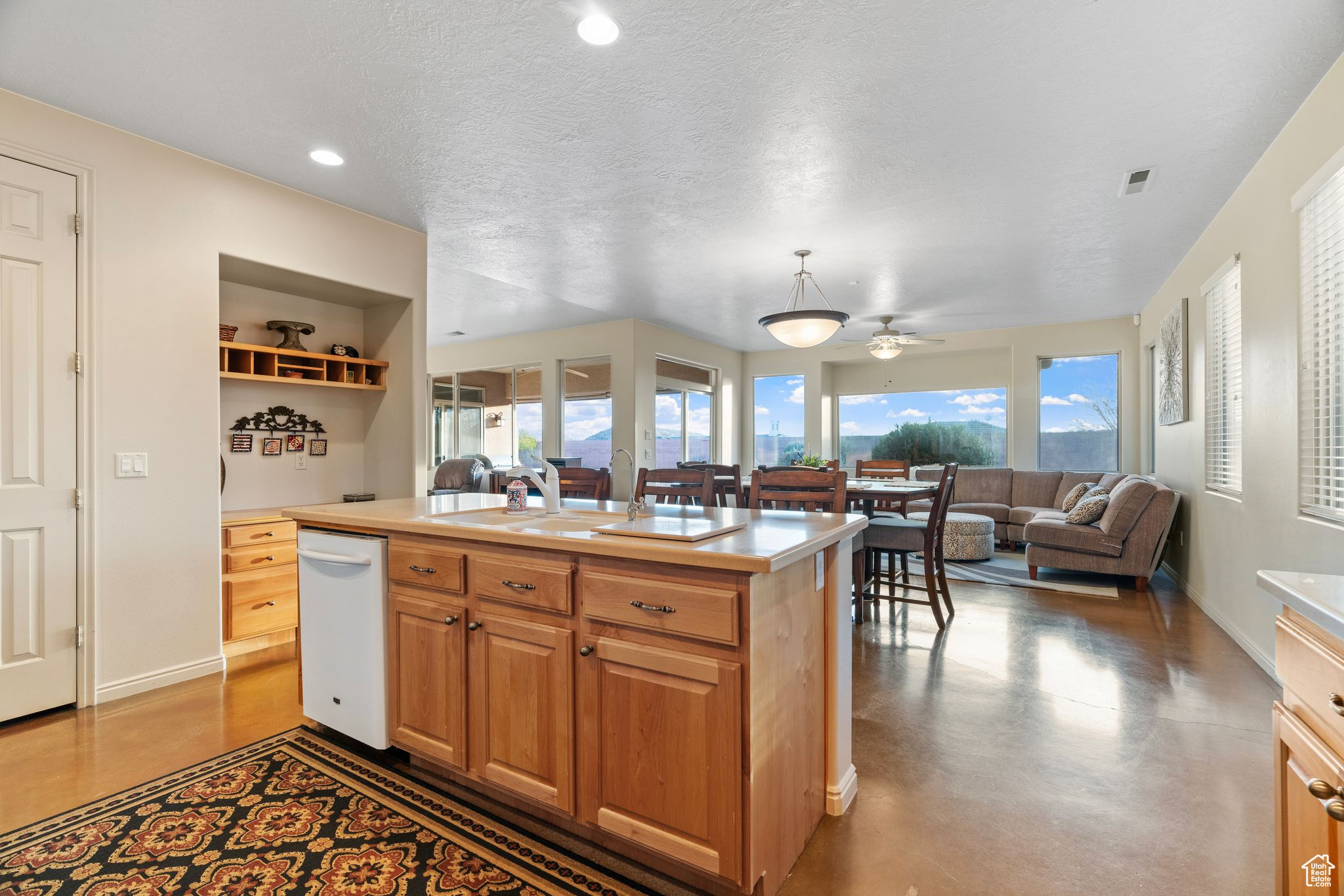 Washington, Utah, 84780, United States, 4 Bedrooms Bedrooms, ,3 BathroomsBathrooms,Residential,For Sale,1696576