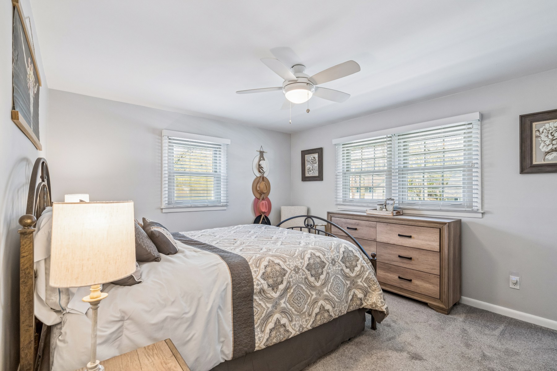  Immaculate and Updated Split Level Residence - 物件實景