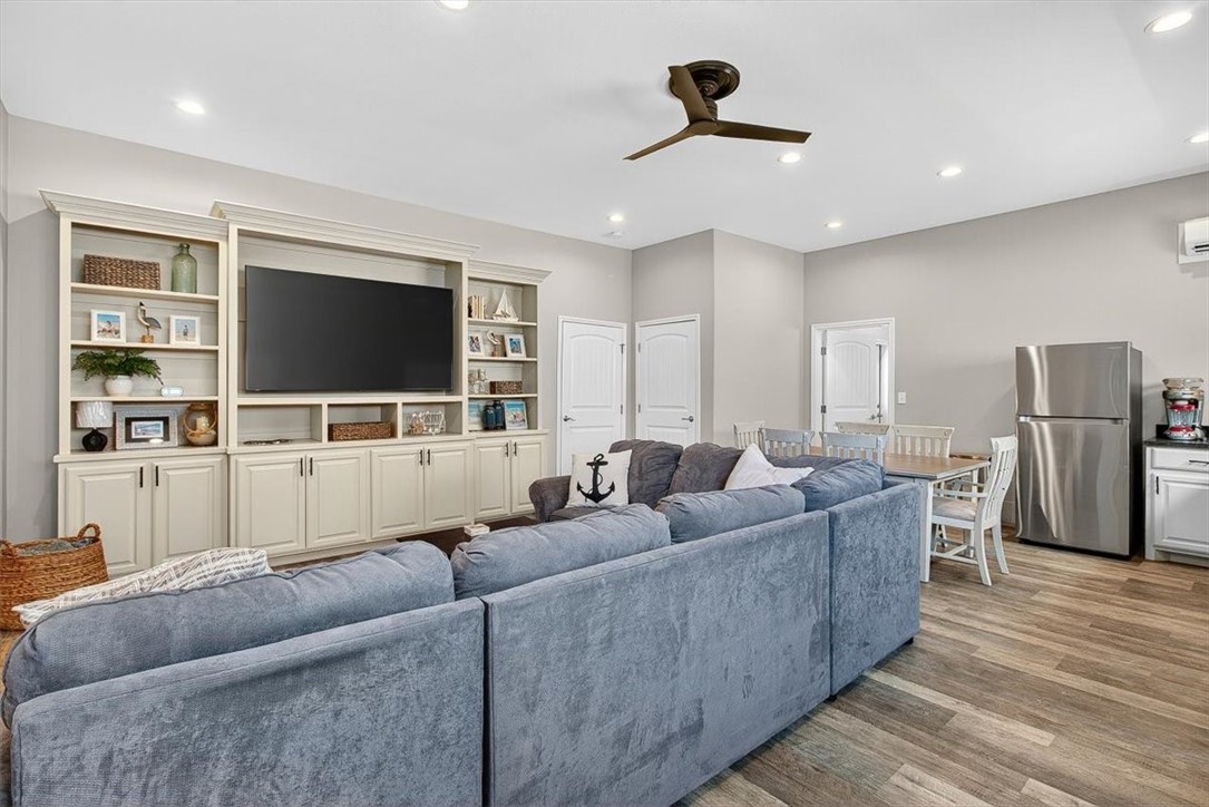 Port Aransas, Texas, 78373, United States, 4 Bedrooms Bedrooms, ,5 BathroomsBathrooms,Residential,For Sale,1926125