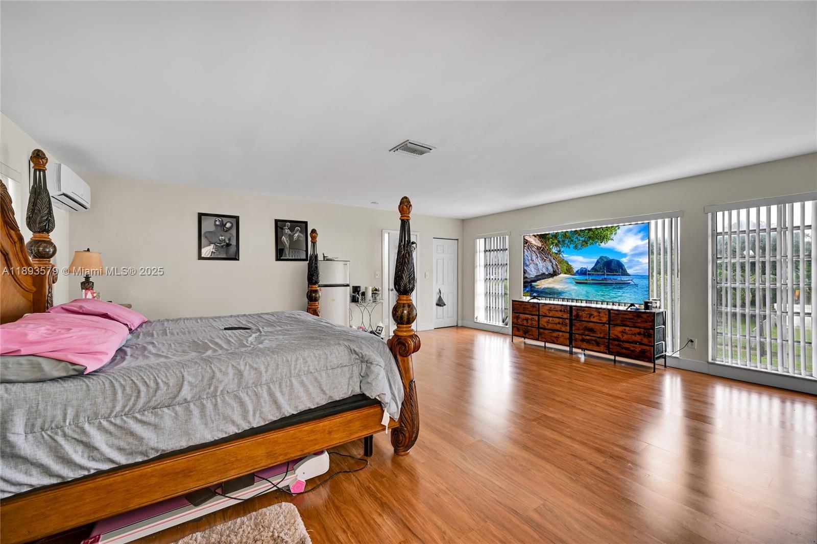 Miami Gardens, Florida, 33169, United States, 5 Bedrooms Bedrooms, ,2 BathroomsBathrooms,Residential,For Sale,1977274