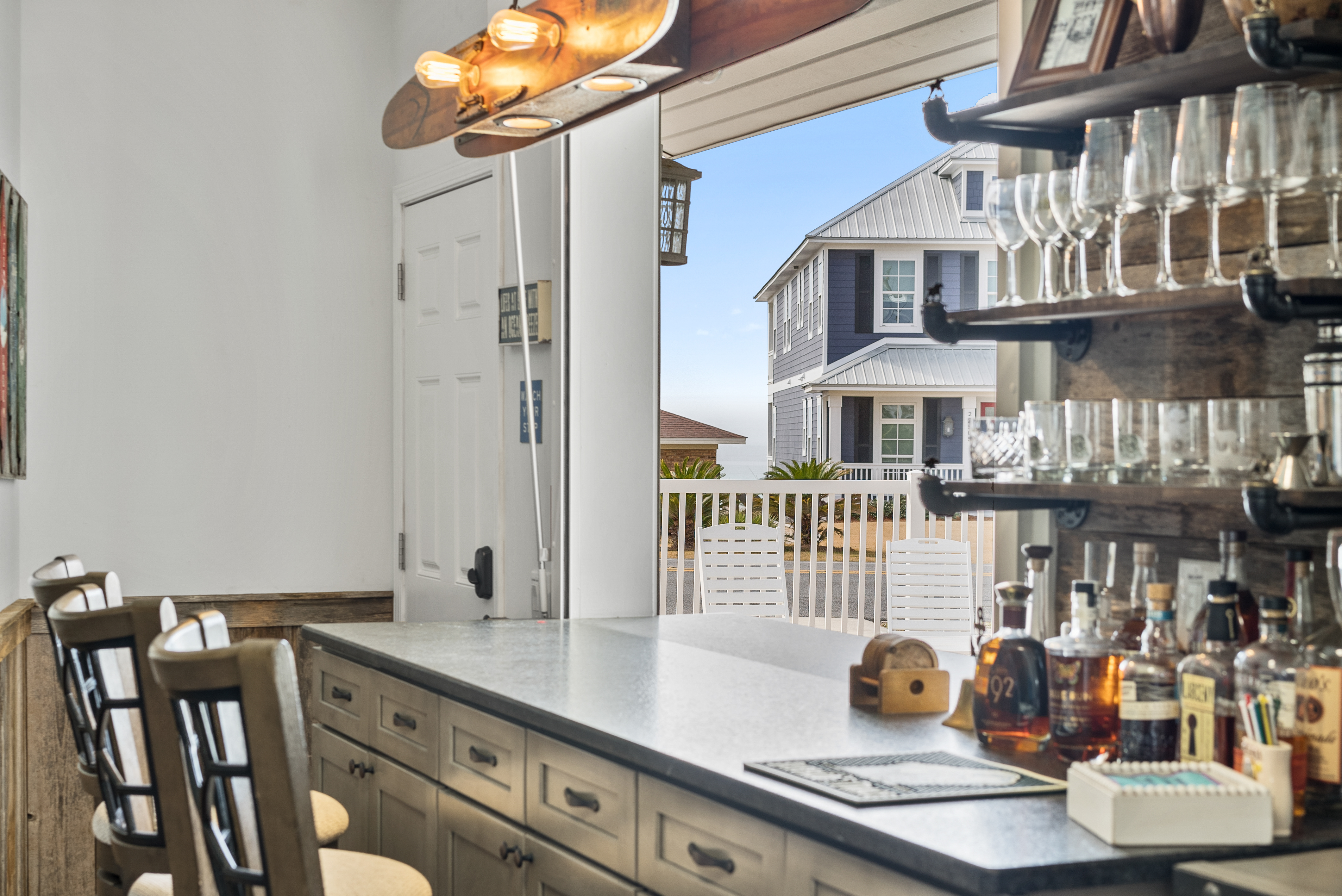  Gulf-View Coastal Retreat With Private Pool and Indoor-Outdoor Bar - 物件實景