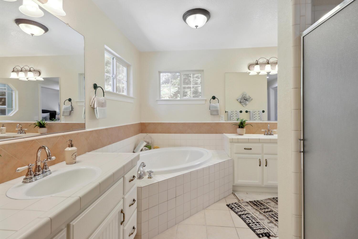 Davis, California, 95618, United States, 4 Bedrooms Bedrooms, ,3 BathroomsBathrooms,Residential,For Sale,1828068