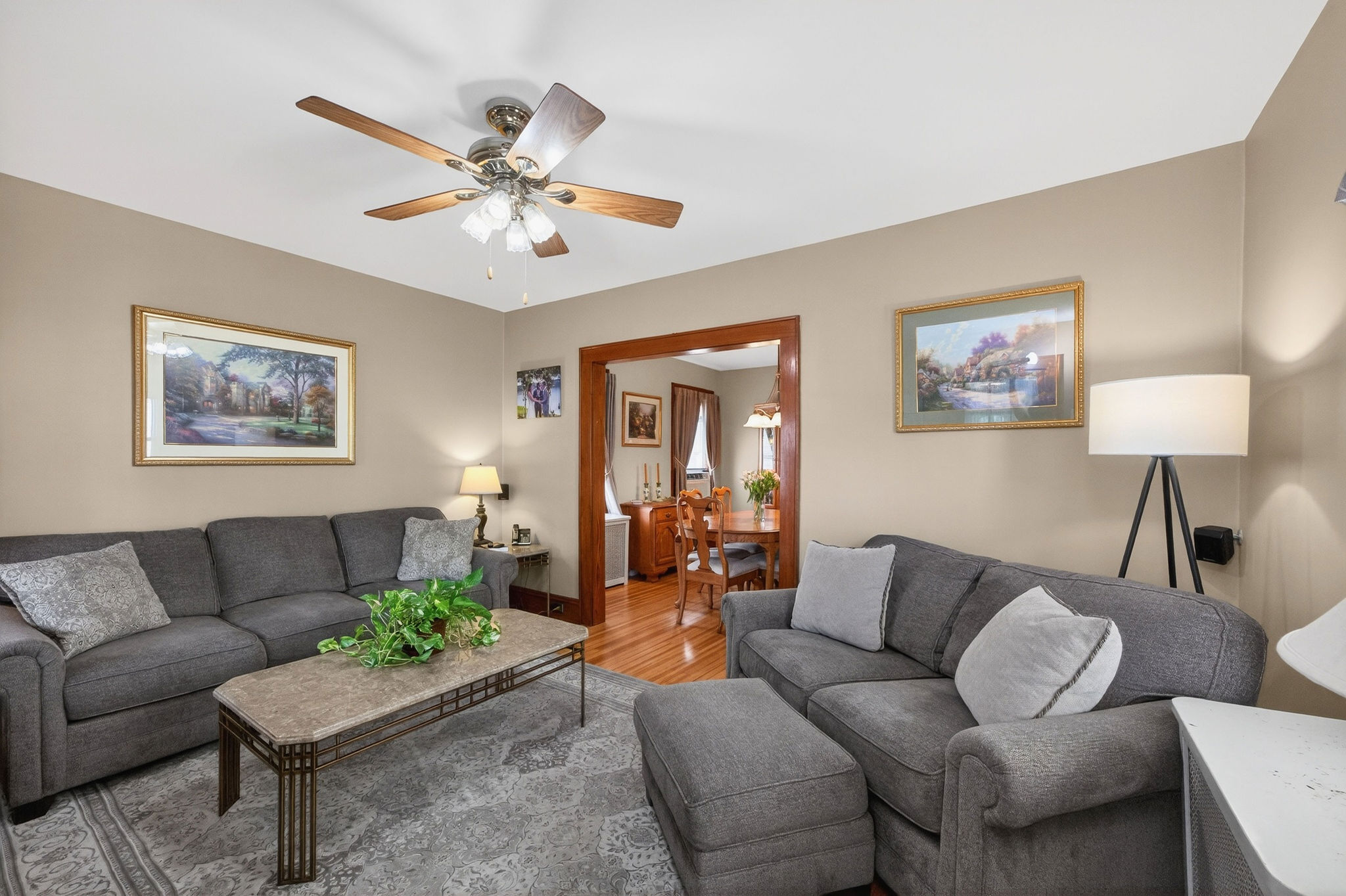  Colonial Home Blends Timeless Charm with Comfortable Everyday Living - 物件實景