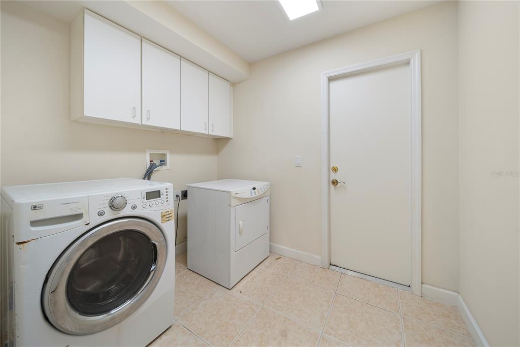 Orlando, Florida, 32836, United States, 5 Bedrooms Bedrooms, ,4 BathroomsBathrooms,Residential,For Sale,1989643