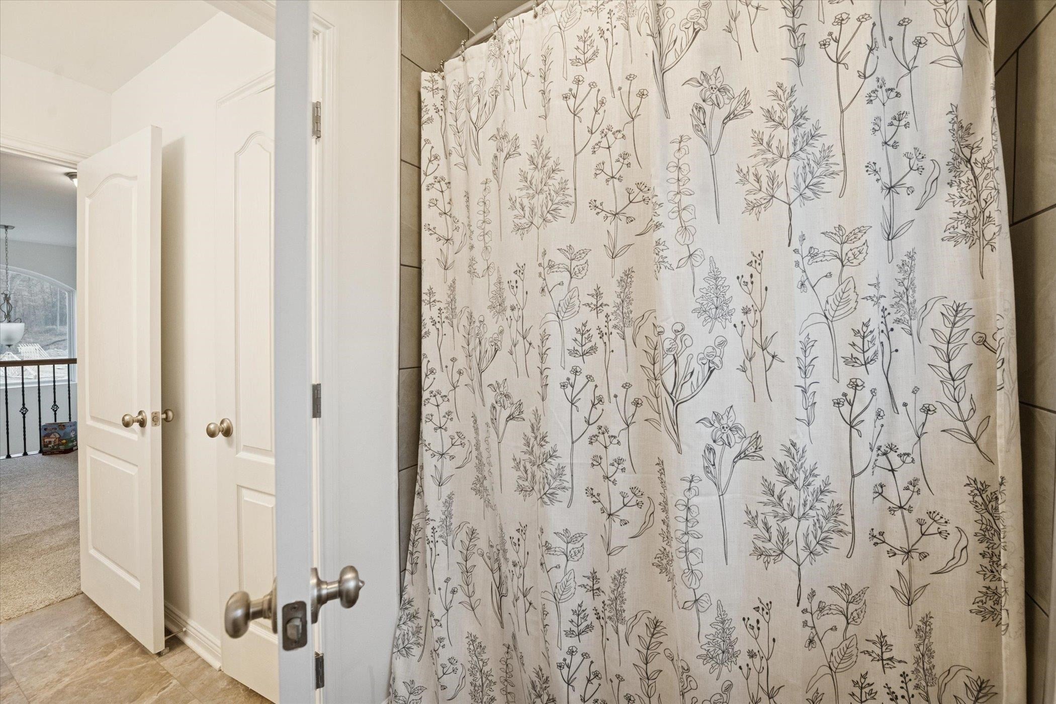 Ortonville, Michigan, 48462, United States, 5 Bedrooms Bedrooms, ,3 BathroomsBathrooms,Residential,For Sale,2008578