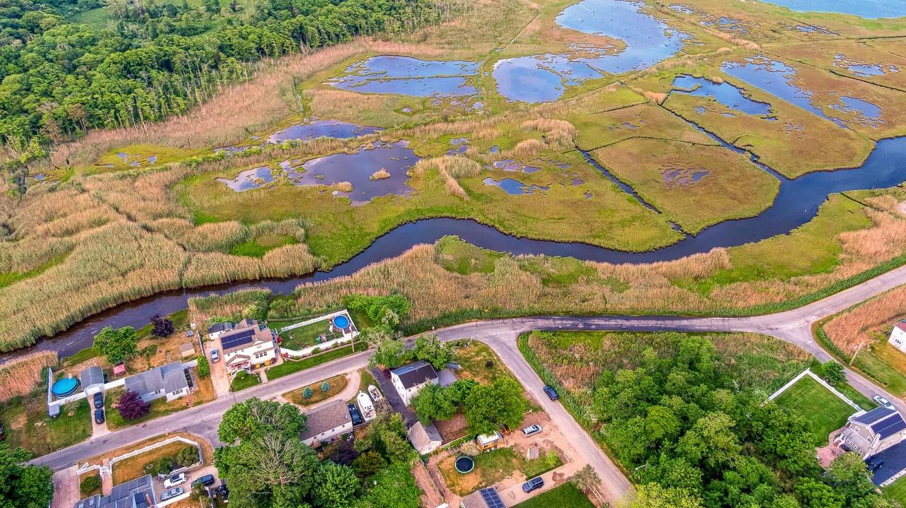 Mastic Beach, New York, 11951, United States, 4 Bedrooms Bedrooms, ,4 BathroomsBathrooms,Residential,For Sale,1975378