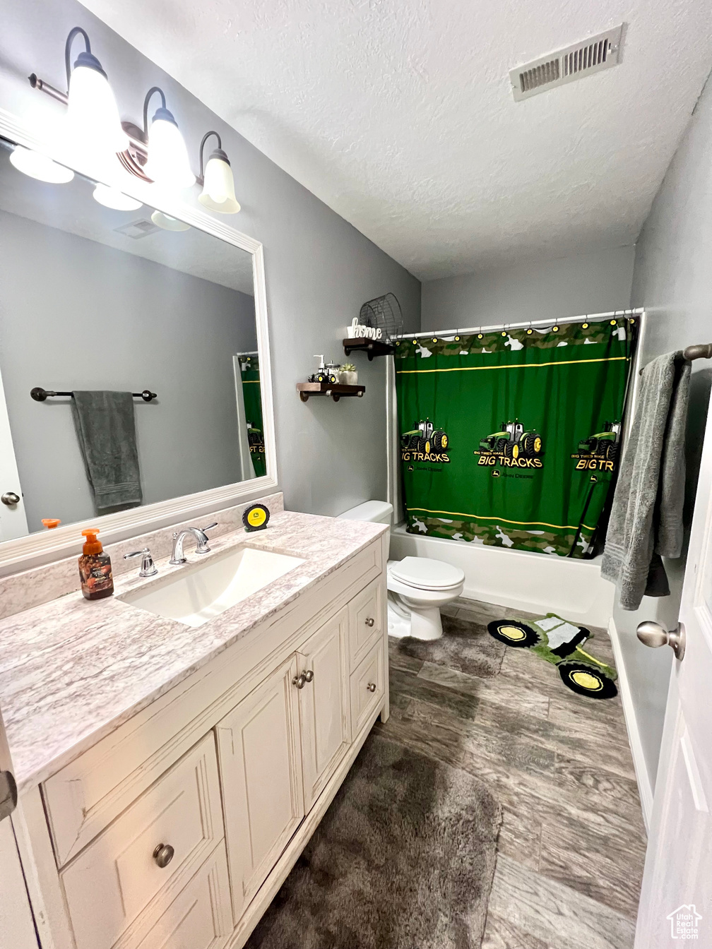 CENTRAL VALLEY, Utah, 84754, United States, 4 Bedrooms Bedrooms, ,3 BathroomsBathrooms,Residential,For Sale,1877350