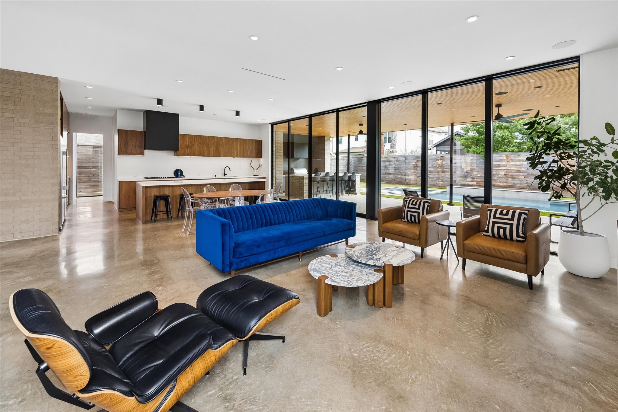  1726 Viking Drive - 物件實景