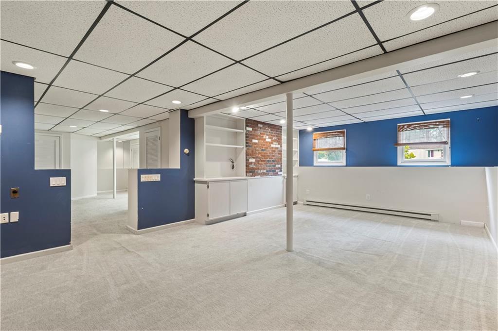 North Smithfield, Rhode Island, 02896, United States, 3 Bedrooms Bedrooms, ,3 BathroomsBathrooms,Residential,For Sale,1870589