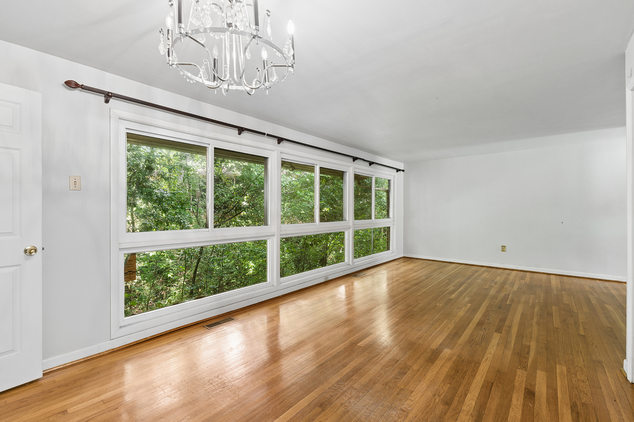 Ranch-style Home in an Outstanding Location and with Great Long-term Potential - 物件實景
