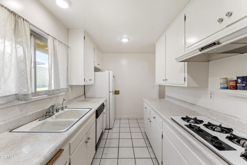 Camarillo, California, 93010, United States, 2 Bedrooms Bedrooms, ,2 BathroomsBathrooms,Residential,For Sale,1931047