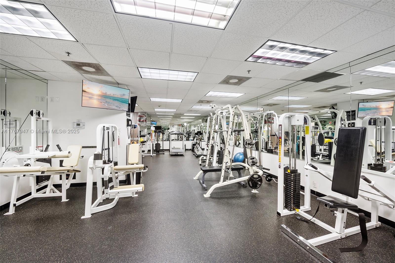 Miami Beach, Florida, 33140, United States, 3 Bedrooms Bedrooms, ,4 BathroomsBathrooms,Residential,For Sale,1745690