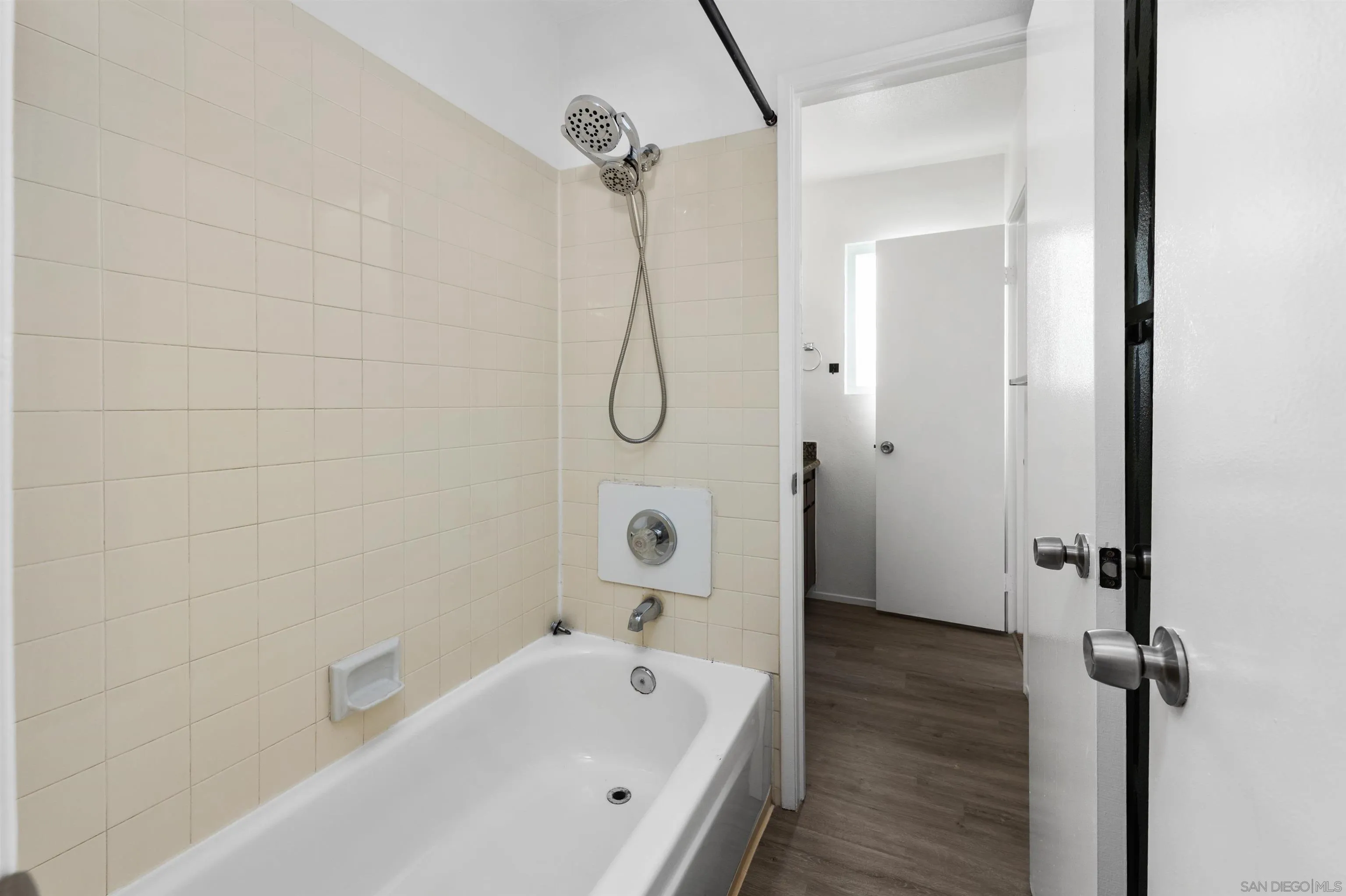 San Diego, California, 92116, United States, 2 Bedrooms Bedrooms, ,2 BathroomsBathrooms,Residential,For Sale,1995716