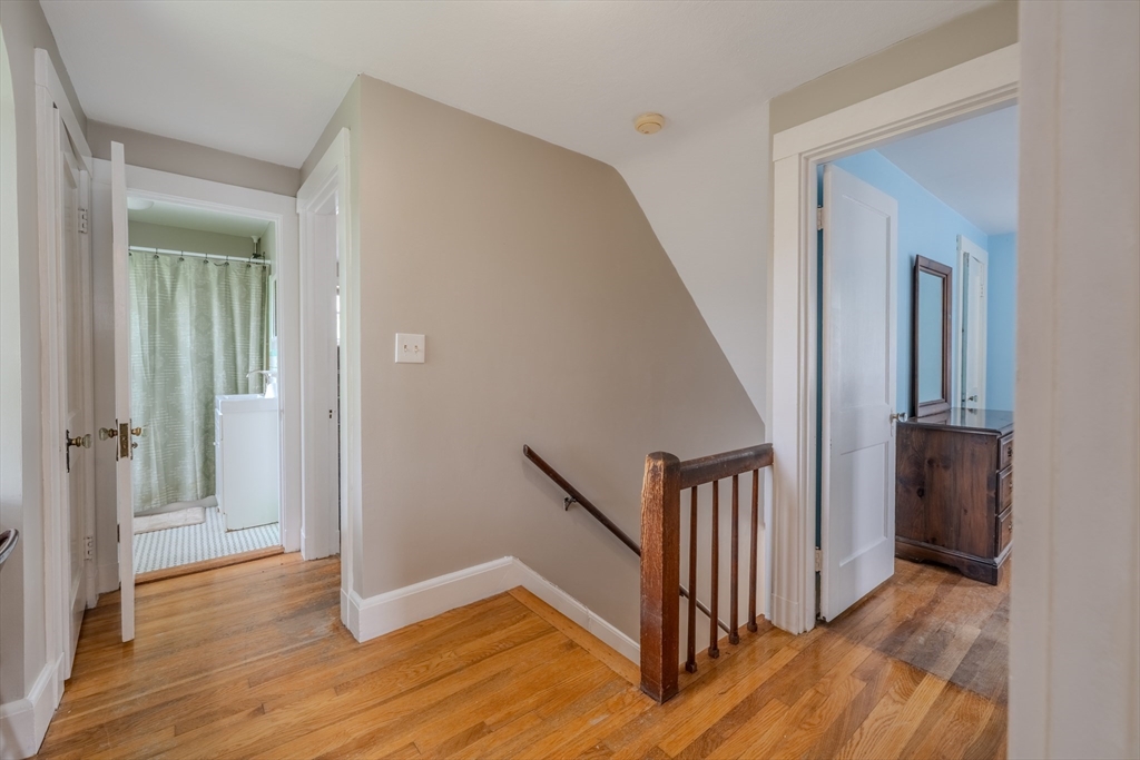 Newton, Massachusetts, 02461, United States, 3 Bedrooms Bedrooms, ,2 BathroomsBathrooms,Residential,For Sale,1934671