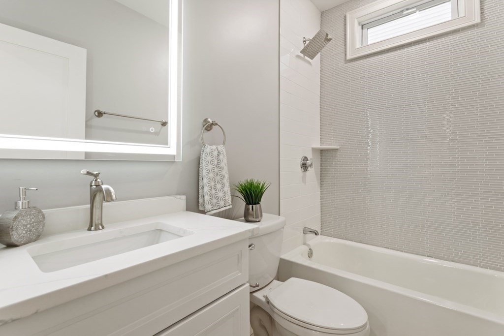 Somerville, Massachusetts, 02144, United States, 2 Bedrooms Bedrooms, ,2 BathroomsBathrooms,Residential,For Sale,1921483