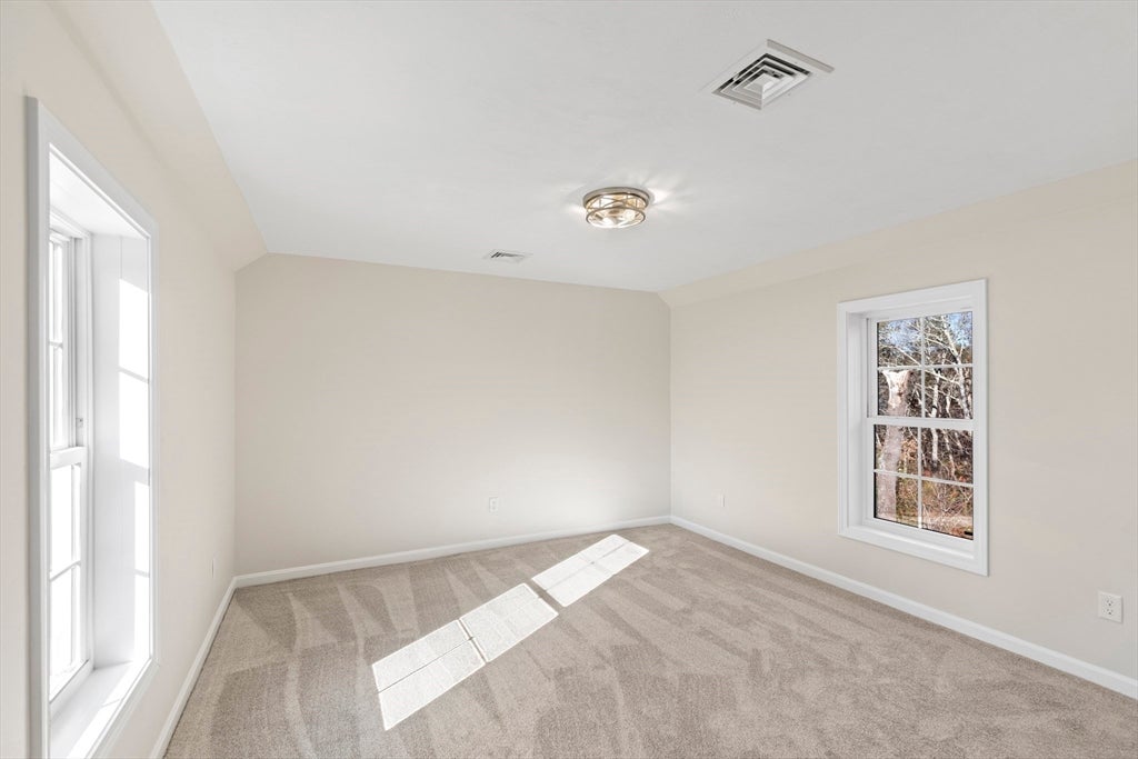Plymouth, Massachusetts, 02360, United States, 3 Bedrooms Bedrooms, ,2 BathroomsBathrooms,Residential,For Sale,2049436