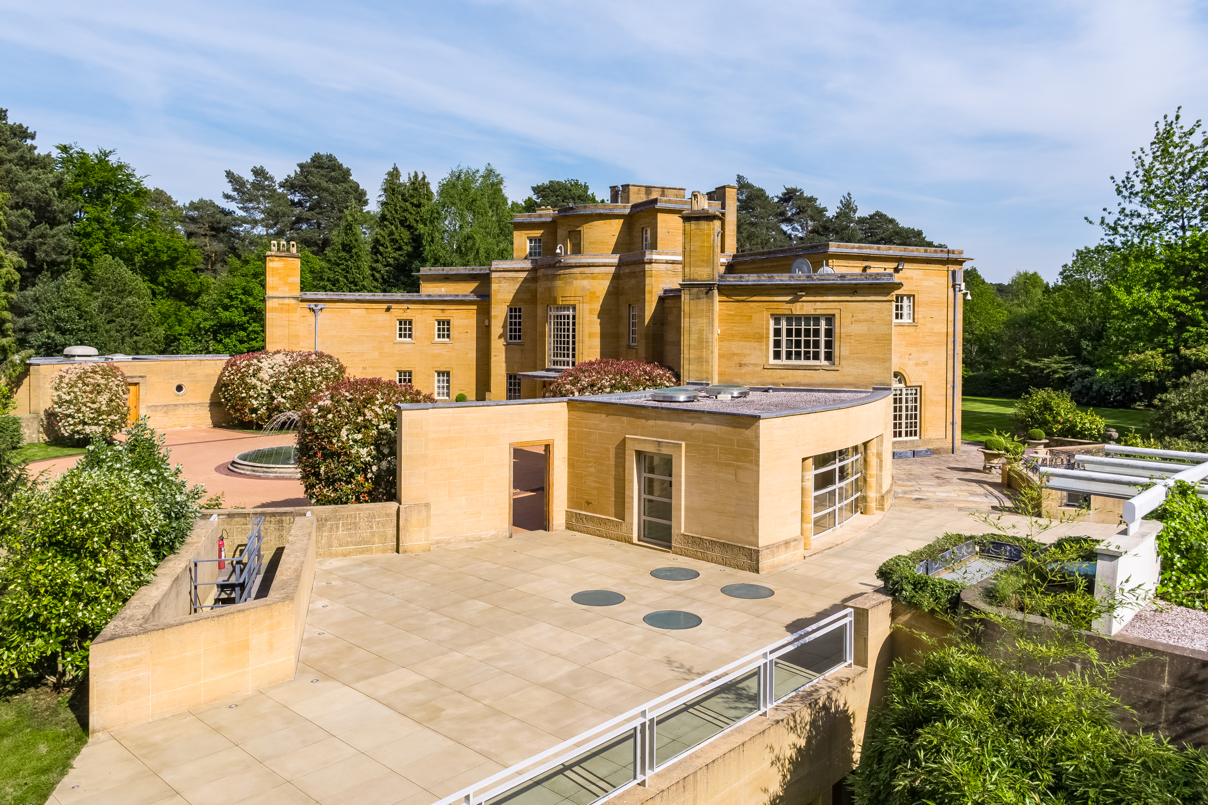  A Landmark Art Deco Estate on St George’s Hill - 物件實景