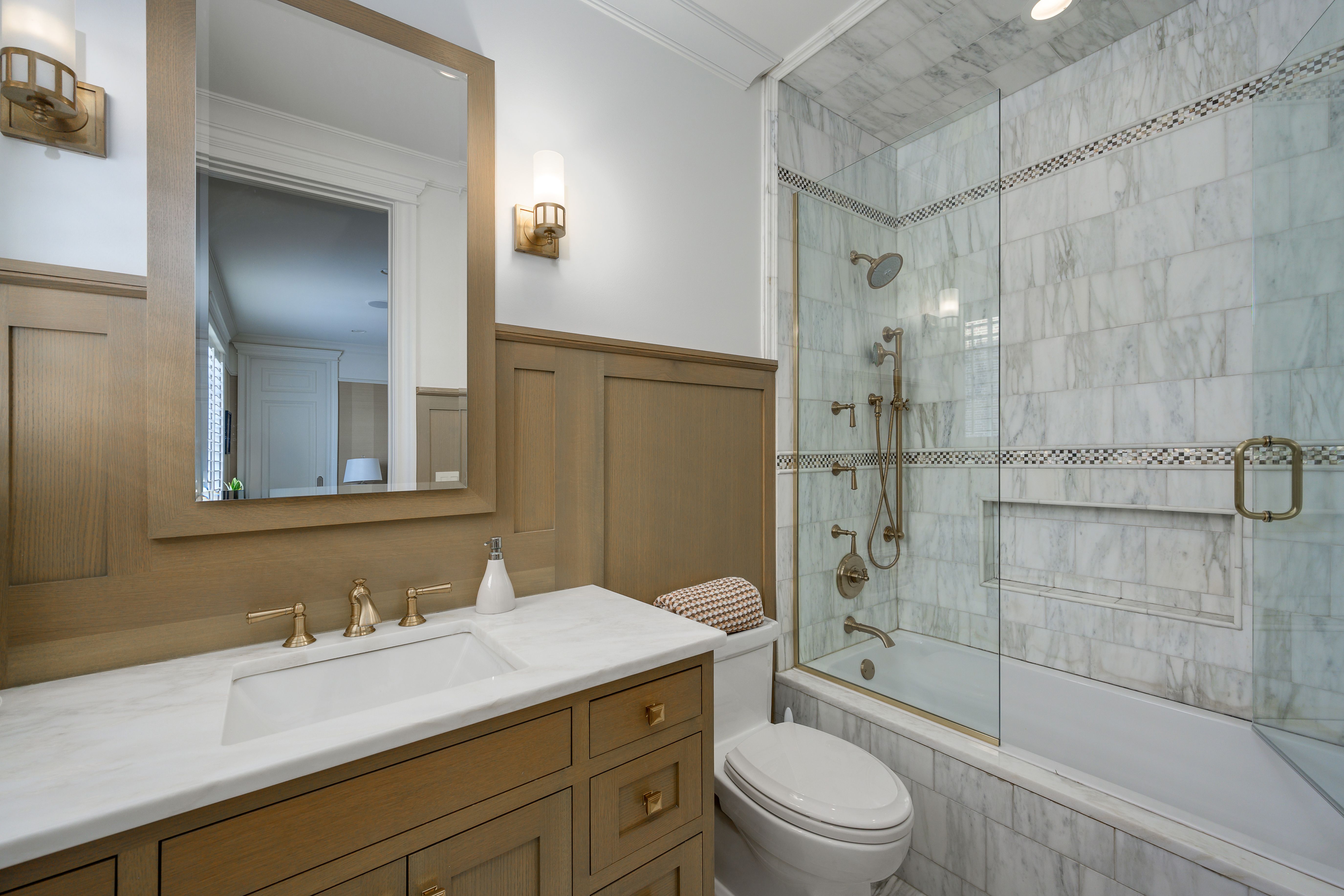  Impeccably Maintained Single-Family Residence on Lake Shore Drive - 物件實景