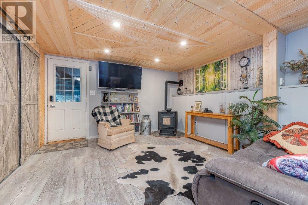 MALAKWA, British Columbia, V0E 2J0, CA, 2 Bedrooms Bedrooms, ,Residential,For Sale,1839032