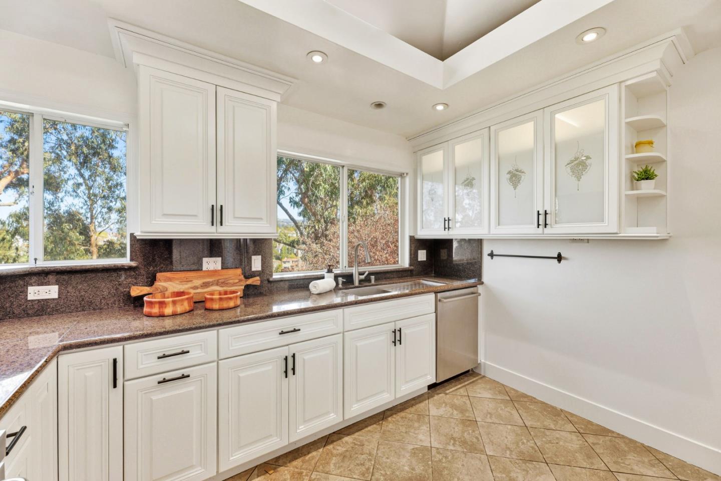 Oakland, California, 94610, United States, 4 Bedrooms Bedrooms, ,4 BathroomsBathrooms,Residential,For Sale,1987505