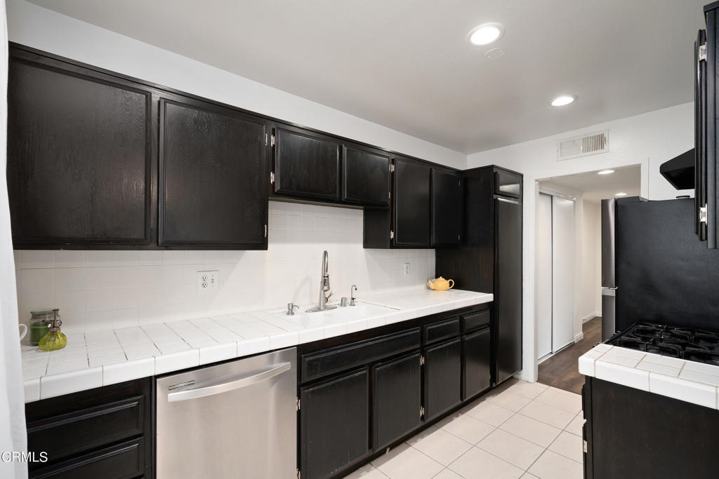 15322 Weddington Street #3, Sherman Oaks, California, 91411, United States, 2 Bedrooms Bedrooms, ,2 BathroomsBathrooms,Residential,For Sale,15322 Weddington Street #3,1621498