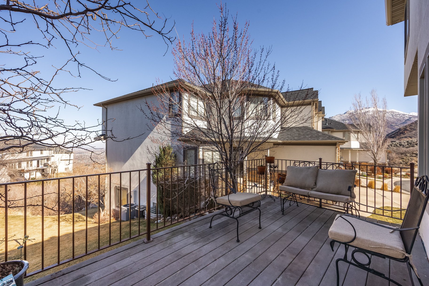  Large Townhouse With Both Mountain and Valley Views - 物件實景