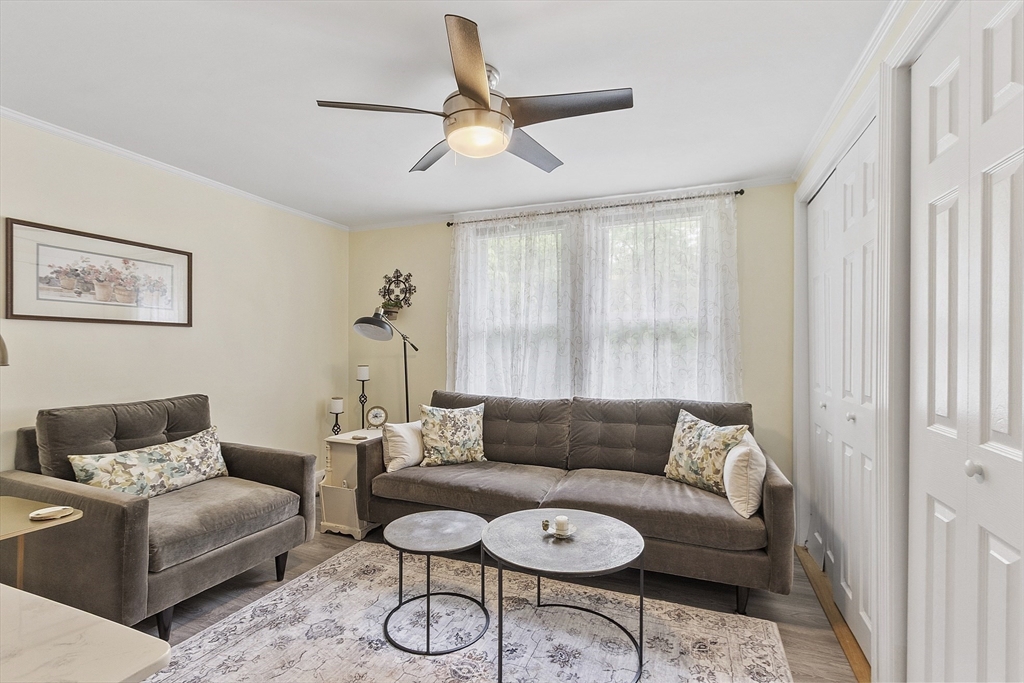 Lunenburg, Massachusetts, 01462, United States, 4 Bedrooms Bedrooms, ,2 BathroomsBathrooms,Residential,For Sale,1876161