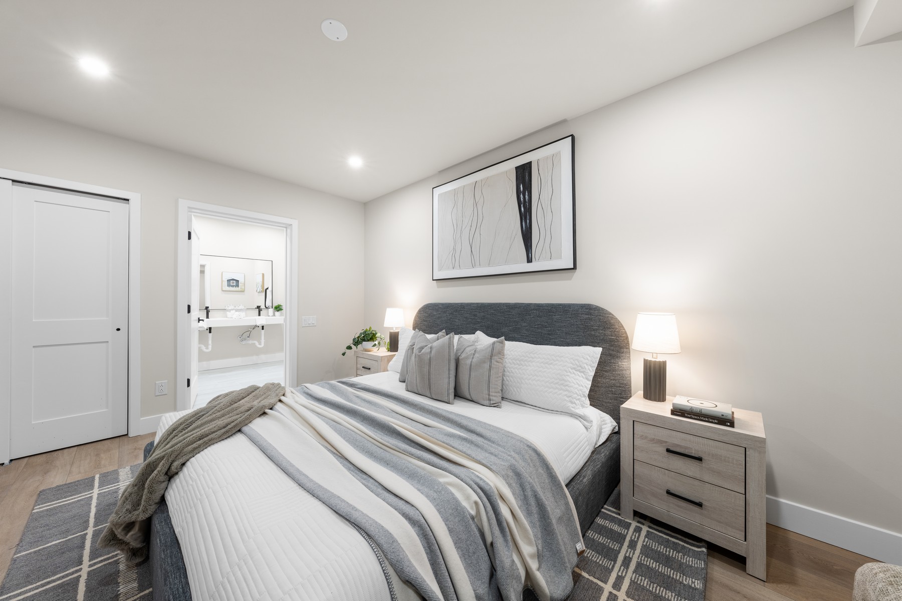  323 E Oak Avenue #101 - 物件實景