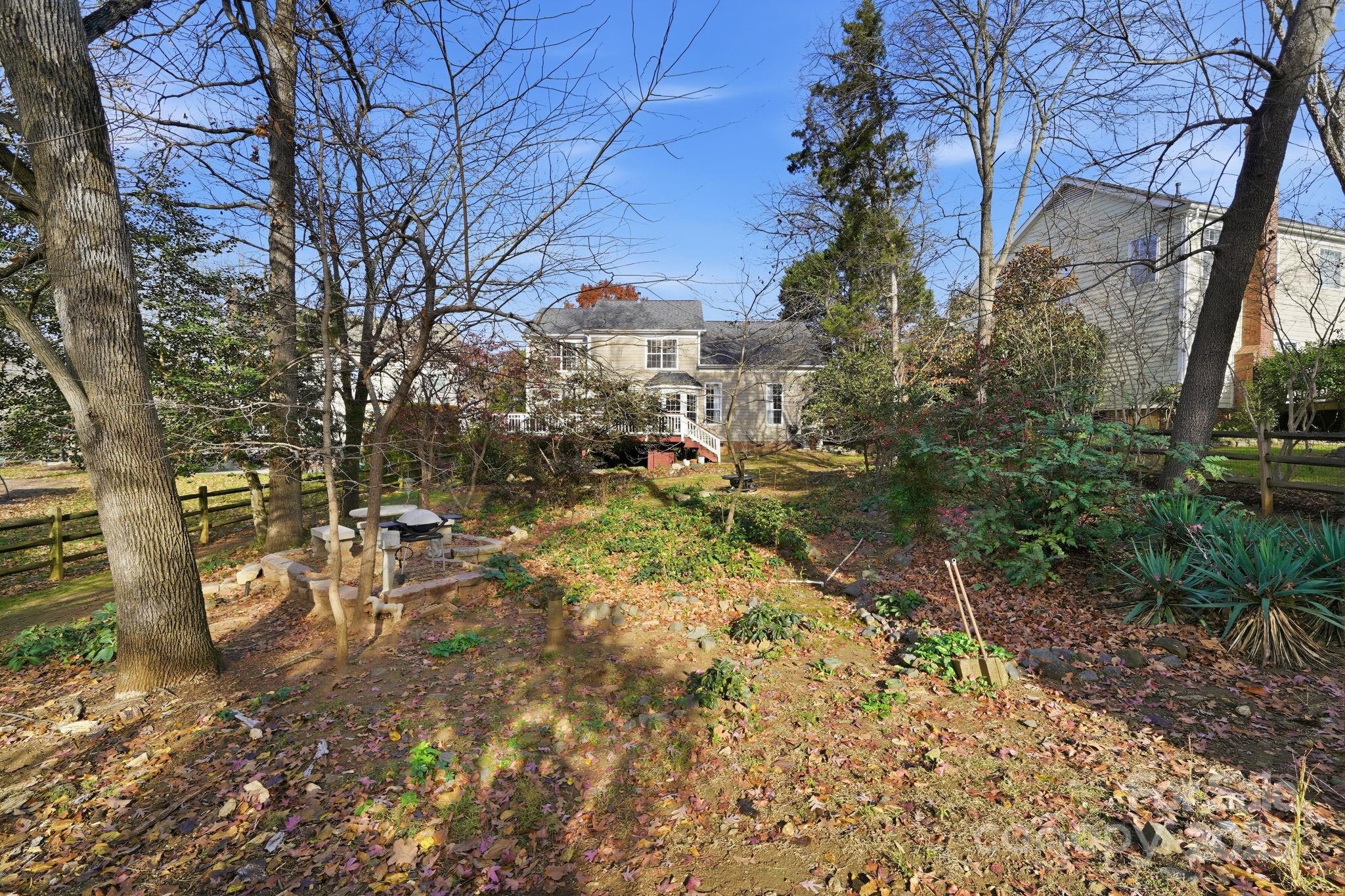 Charlotte, North Carolina, 28210, United States, 4 Bedrooms Bedrooms, ,3 BathroomsBathrooms,Residential,For Sale,2002030