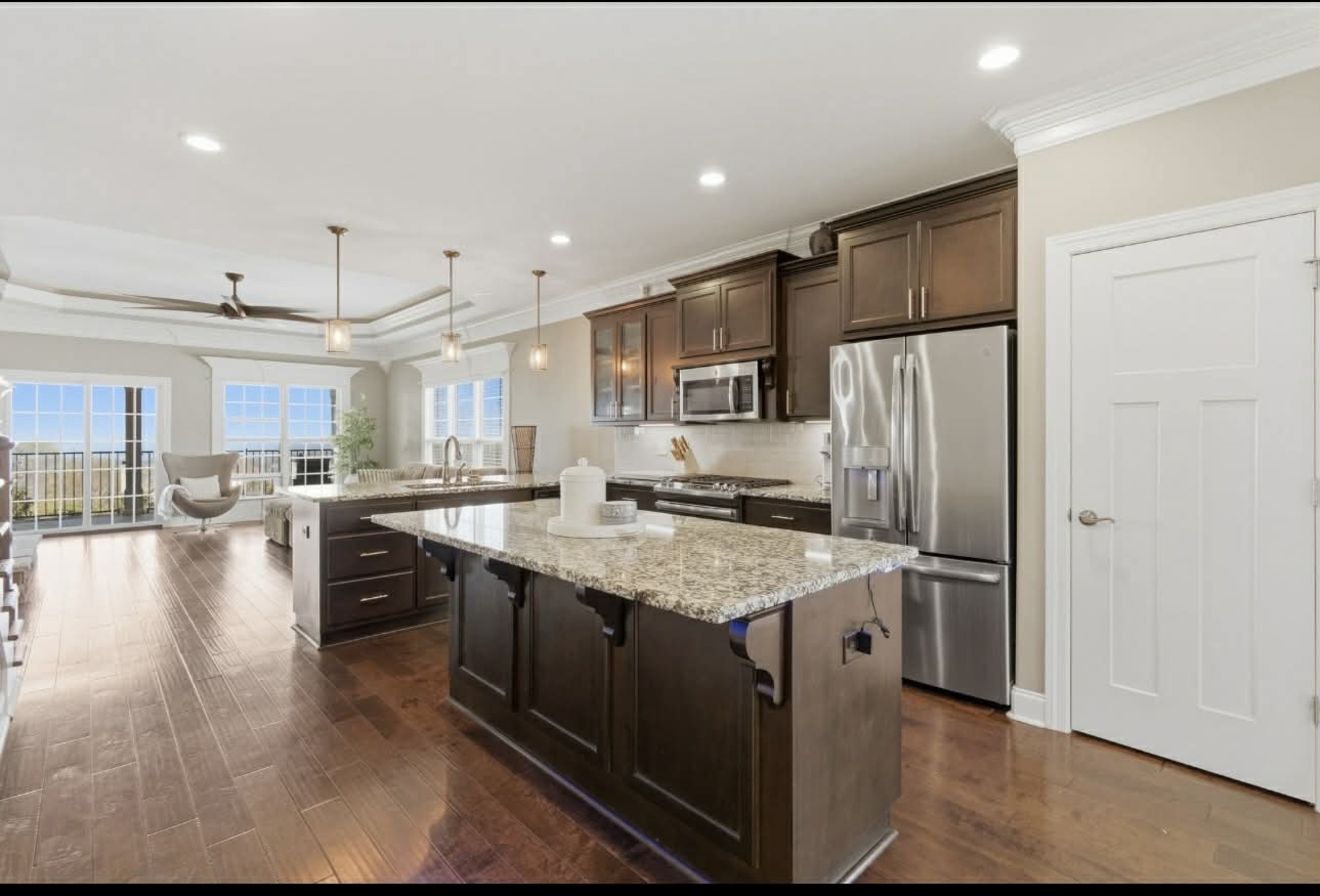  2821 Talon Circle NE - 物件實景